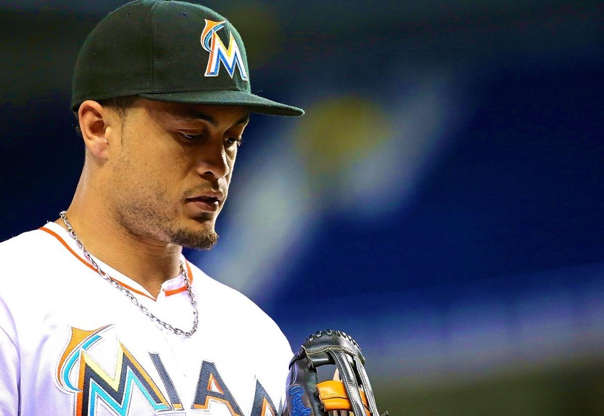 Giancarlo Stanton suffers fractures, dental damage after hit in