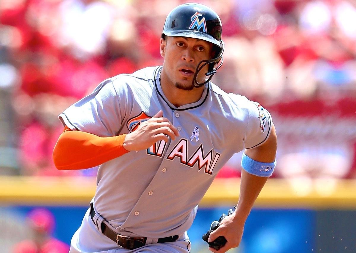 Reports: Marlins' Giancarlo Stanton diagnosed with broken hand