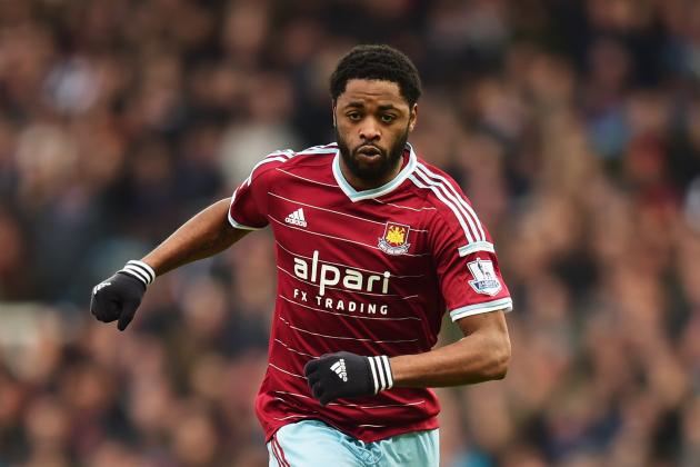 LONDON, ENGLAND - JANUARY 18:  Alex Song of West Ham United in action during the Barclays Premier League match between West Ham United and Hull City at Boleyn Ground on January 18, 2015 in London, England.  (Photo by Jamie McDonald/Getty Images)
