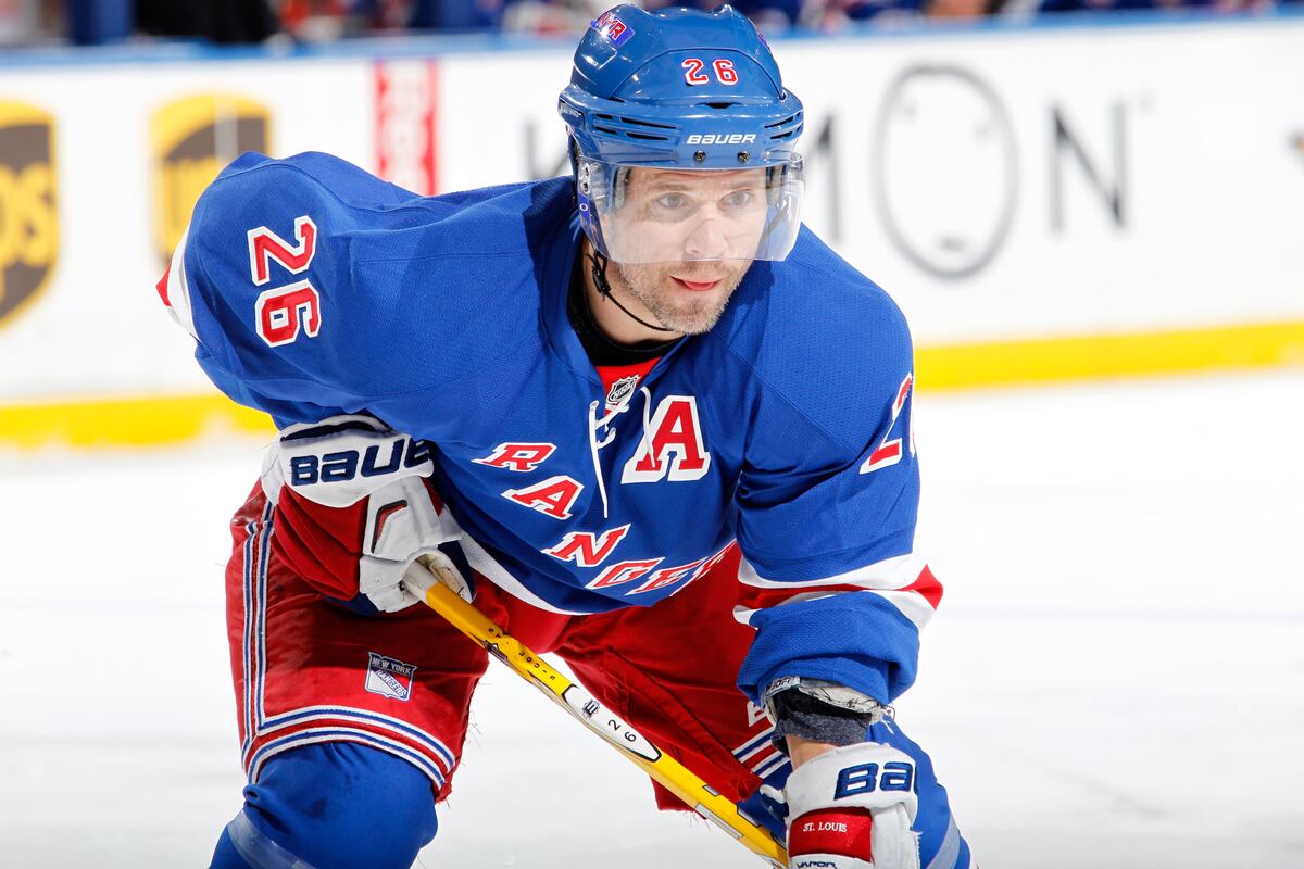 Martin St. Louis retires after 16-year NHL career - The Boston Globe