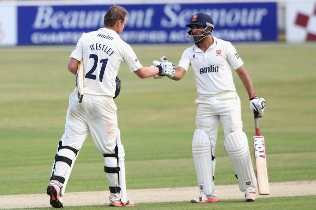 CHELMSFORD, ENGLAND - JULY 02:  Tom Westley (L) of Essex is congratulated by team mate Ravi Bopara after scoring a century during day two of the tour match between Essex and Australia at The Ford County Ground on July 2, 2015 in Chelmsford, England.  (Photo by David Rogers/Getty Images)