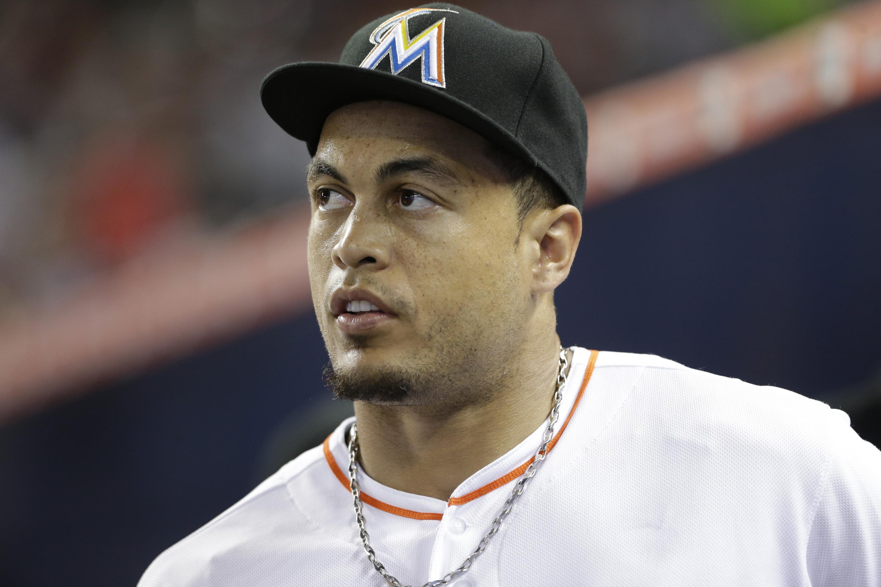 Reports: Marlins' Giancarlo Stanton diagnosed with broken hand