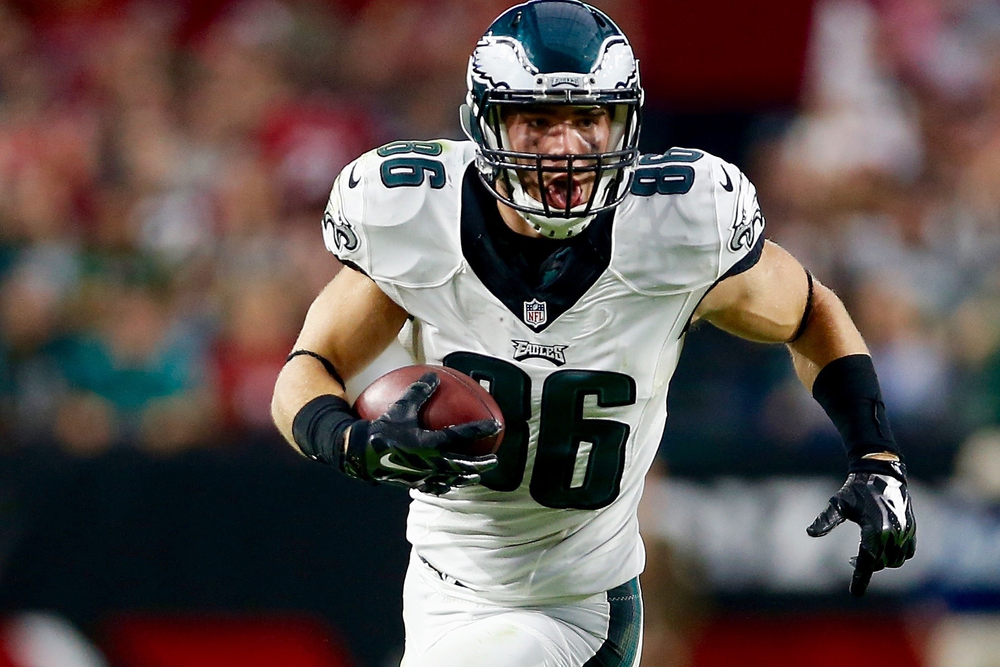 Why a Jason Witten jersey is so meaningful to Eagles' Zach Ertz