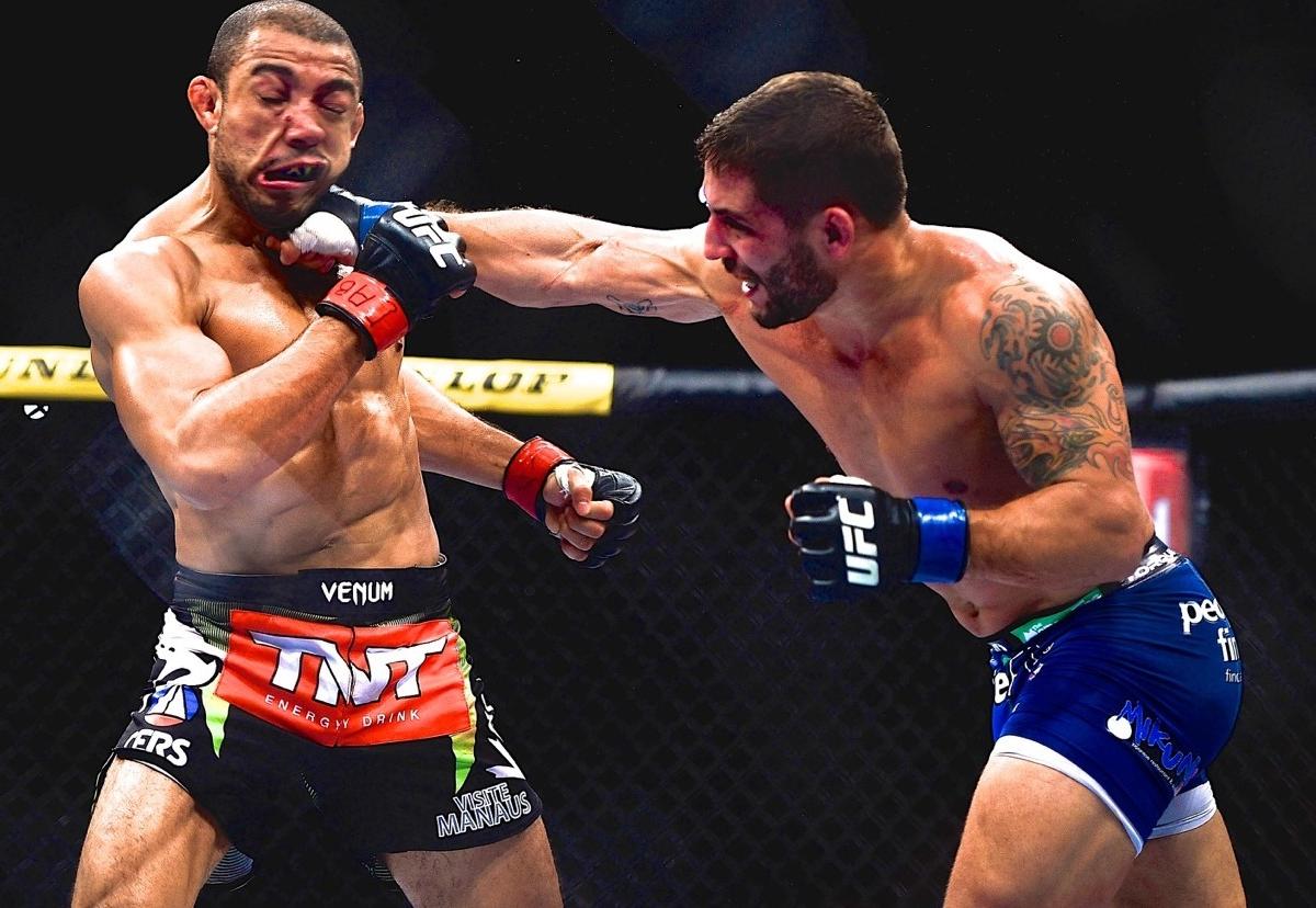 Chad Mendes vs. Conor McGregor: A Full Head-to-Toe Breakdown | Bleacher Latest News, Videos Highlights