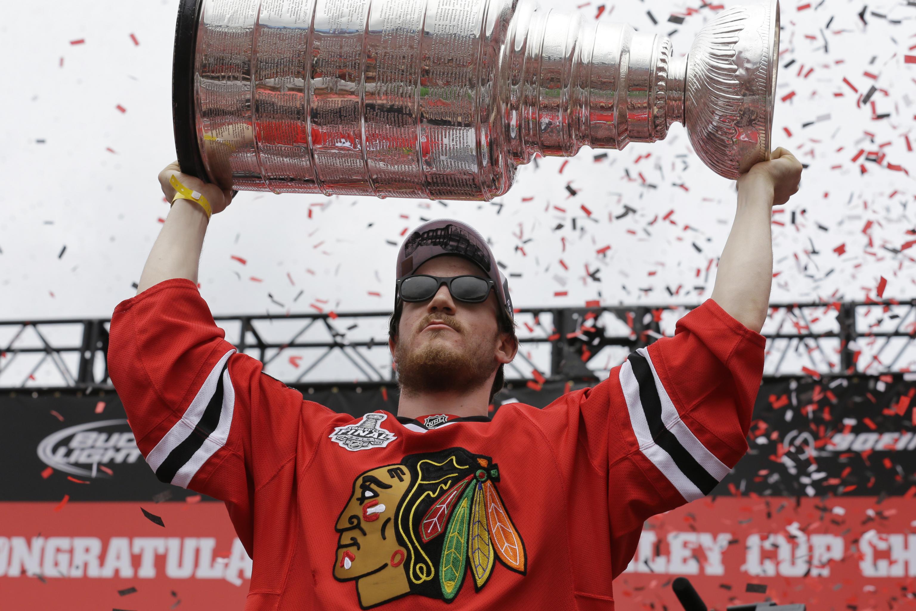 Chicago Blackhawks' Andrew Shaw Surprises Ontario Wedding with Stanley Cup, News, Scores, Highlights, Stats, and Rumors