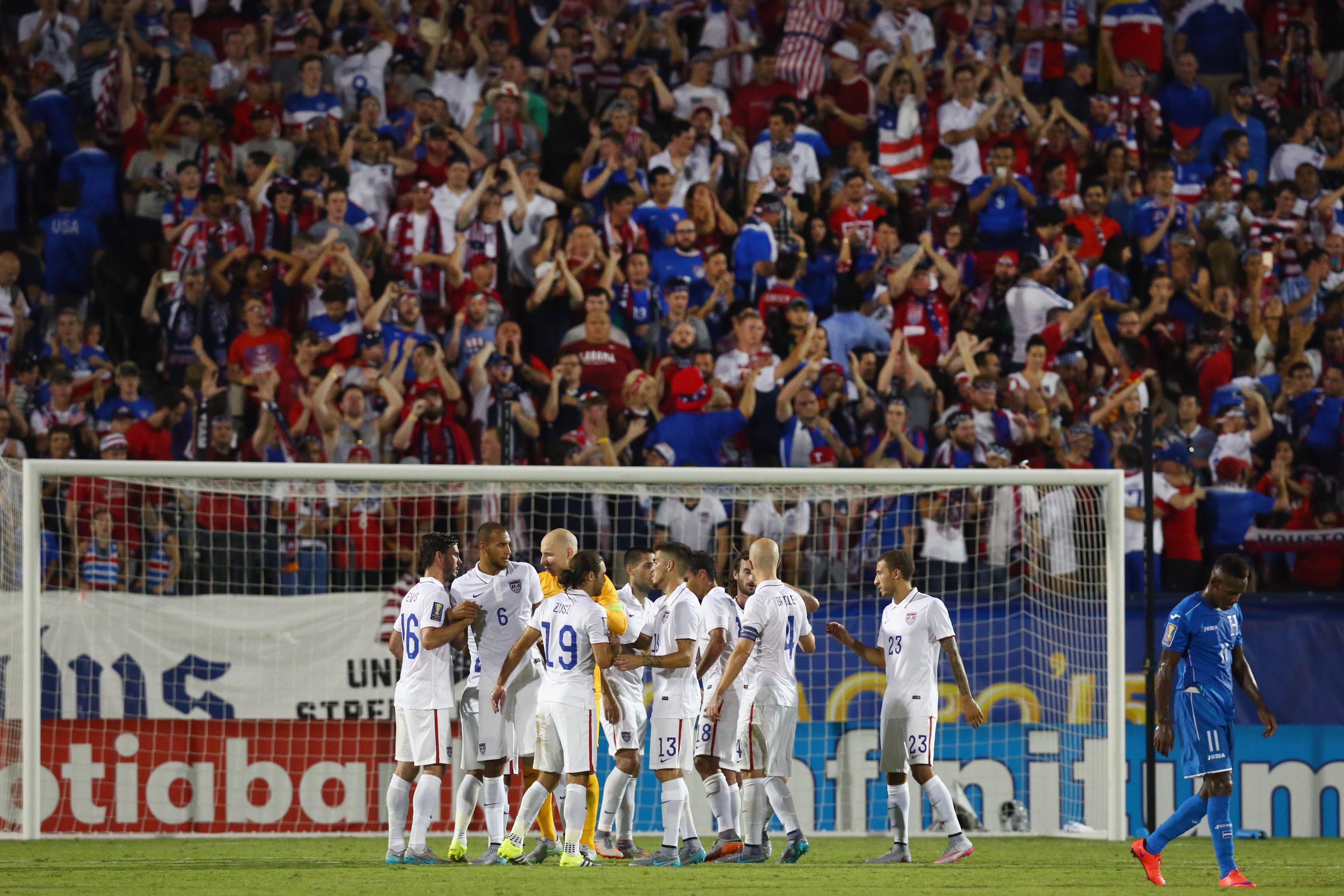 Gold Cup 2015: Clint Dempsey keeps cool to lead USA past Honduras