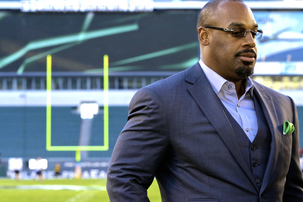 Will Donovan McNabb get booed at his retirement ceremony?