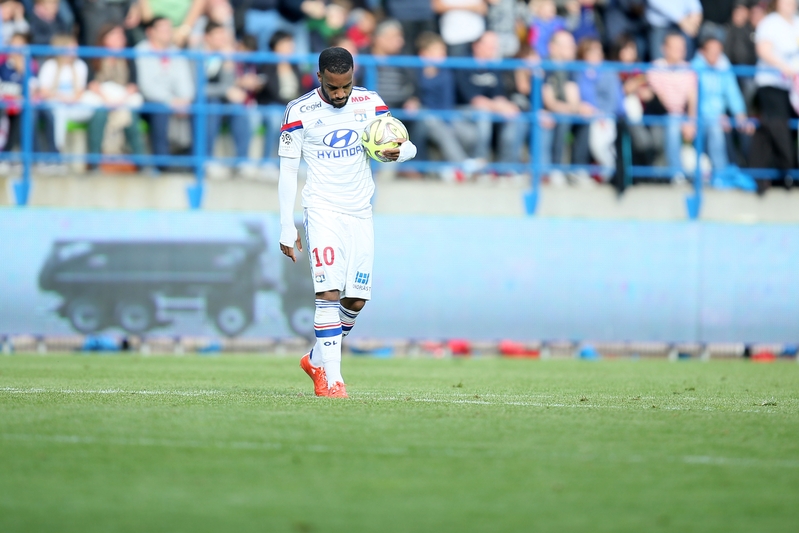 Arsenal Transfer News: Latest on Alexandre Lacazette and Jonny Evans Rumours