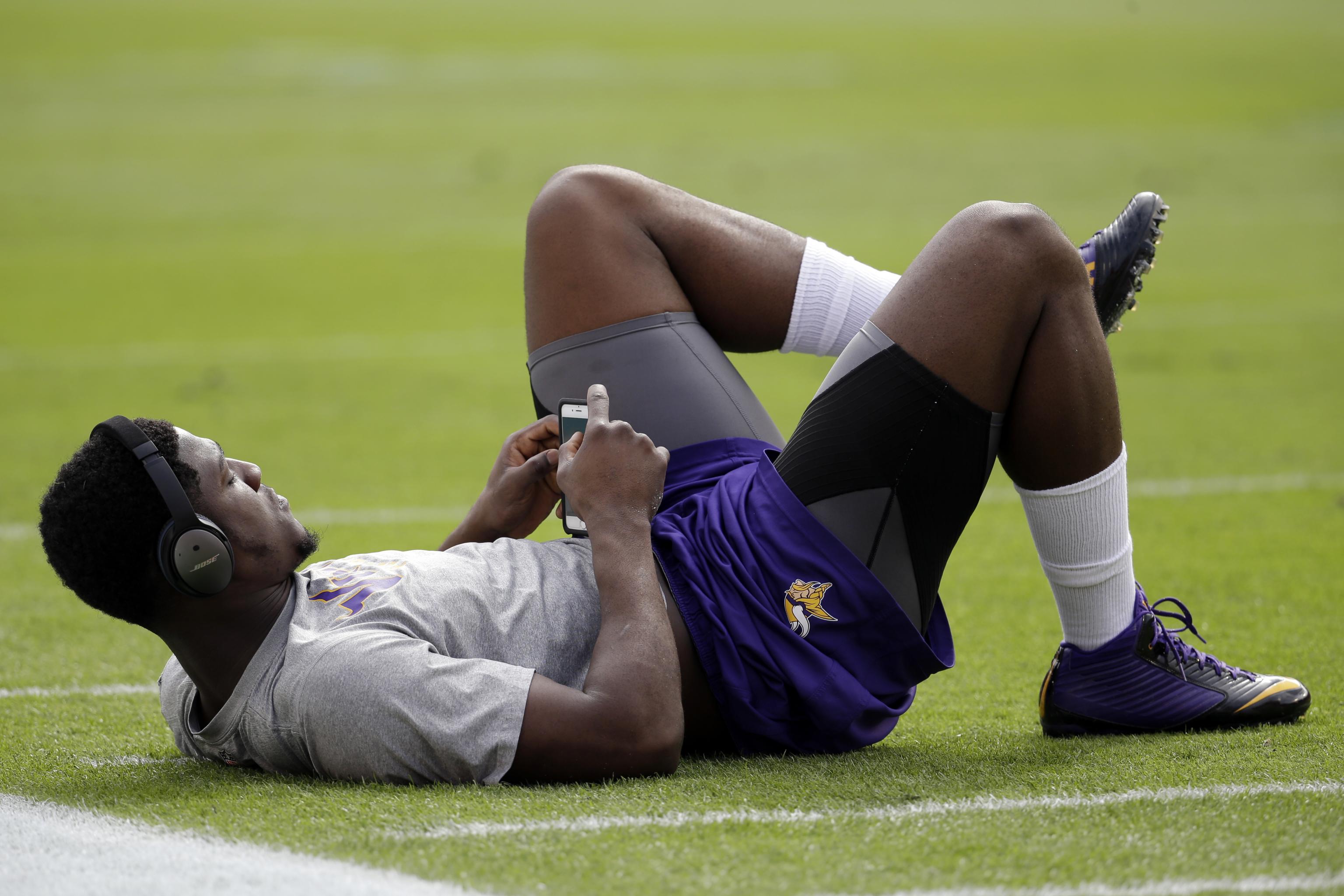 Mike Zimmer Isn't Concerned About Xavier Rhodes - Should He Be? - Zone  Coverage