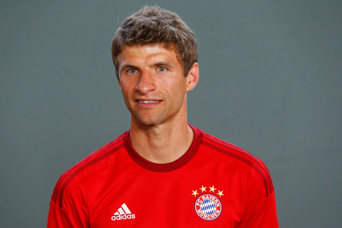 Manchester United Transfer News Fresh Thomas Muller Bid, Angel Di