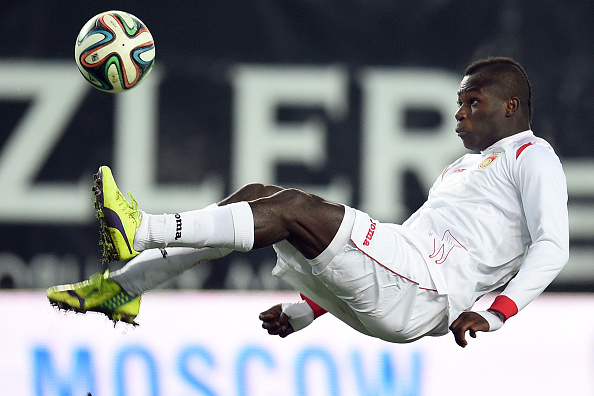 KHIMKI, RUSSIA - NOVEMBER 29: Emmanuel Frimpong of FC Ufa in action during the Russian Premier League match between PFC CSKA Moscow and FC Ufa at the Arena Khimki Stadium on November 29, 2014 in Khimki, Russia. (Photo by Epsilon/Getty Images)