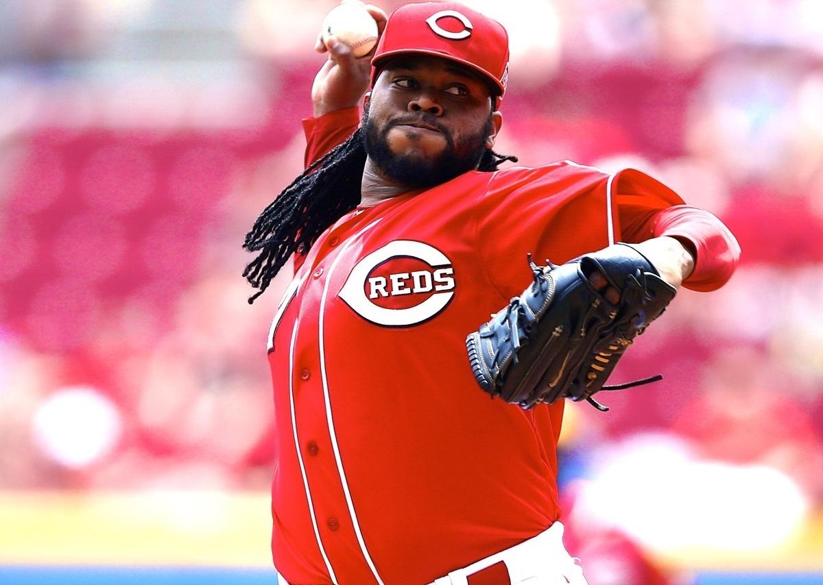 Royals acquire pitcher Johnny Cueto from Reds for three prospects