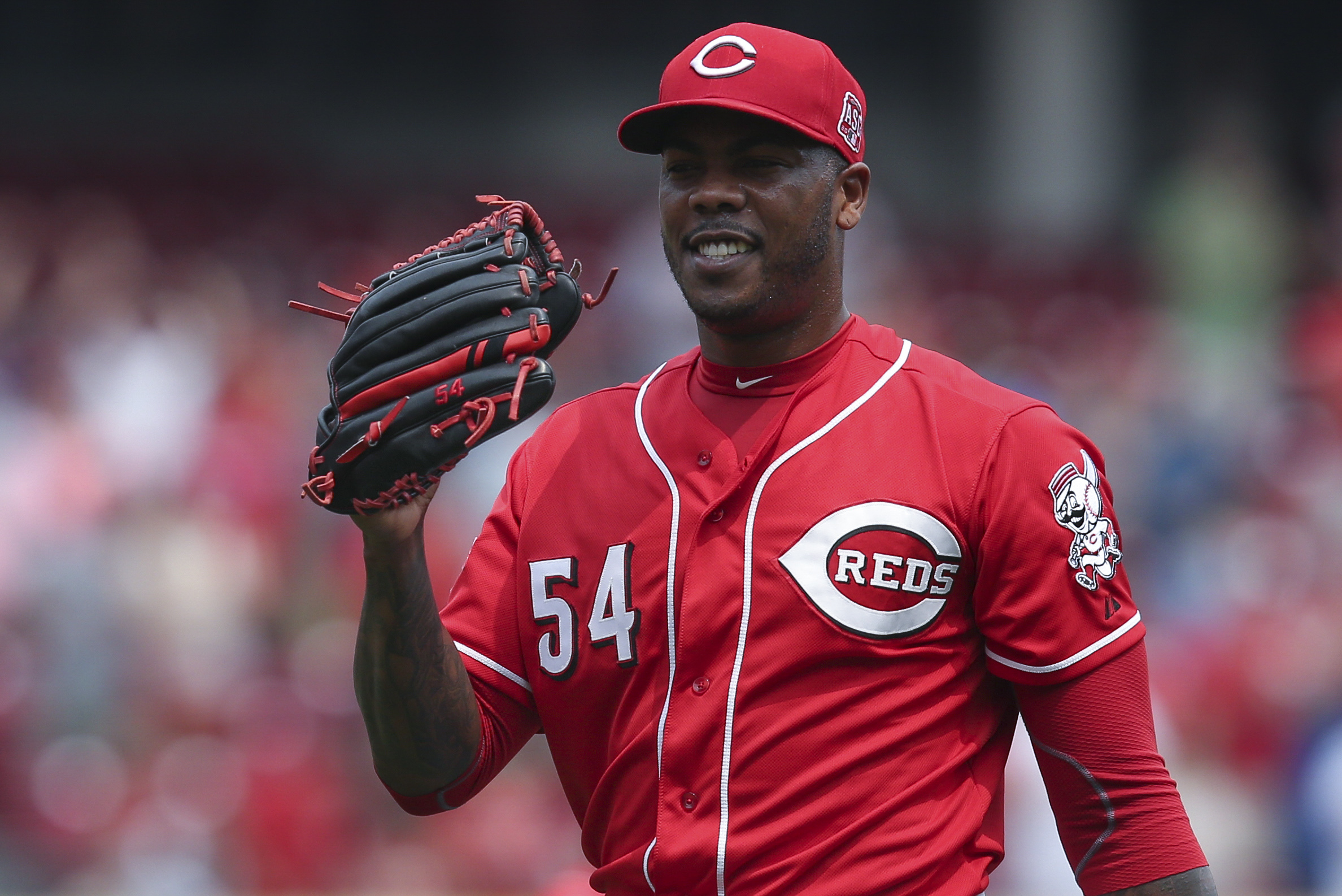 Arizona Diamondbacks showing interest in Cincinnati Reds closer Aroldis  Chapman