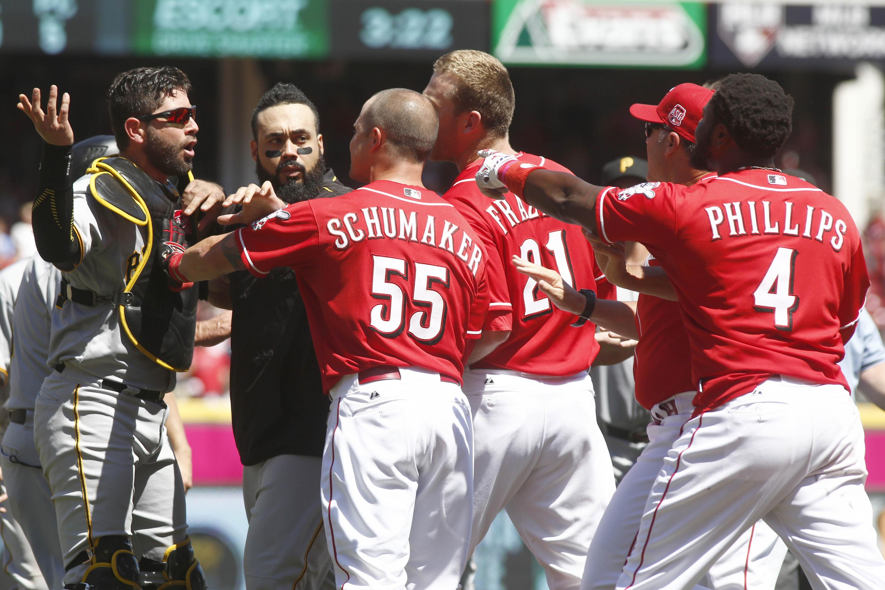 Benches clear in Reds-Pirates game as tempers rise 