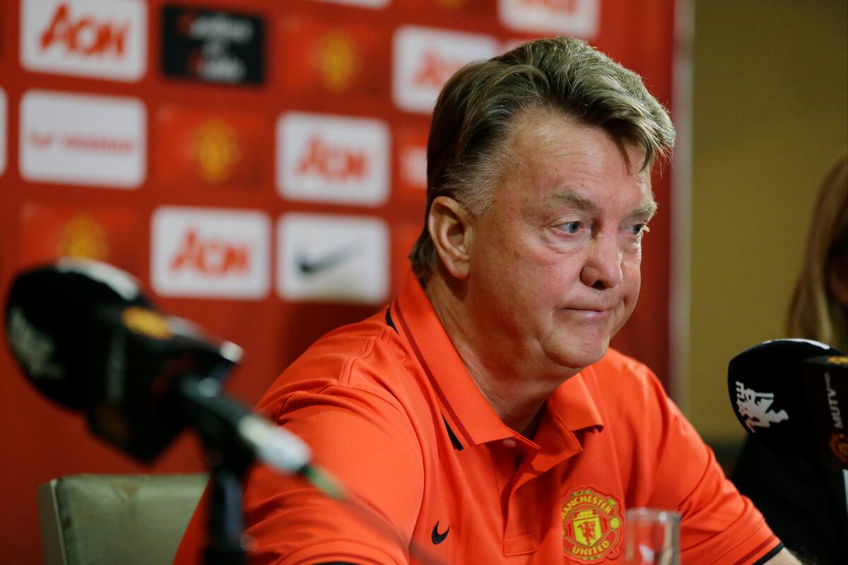 Louis van Gaal Reportedly Upsets Manchester United Players ...