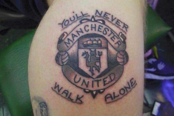 Fan Gets You Ll Never Walk Alone Tattooed Around Manchester United Crest Bleacher Report Latest News Videos And Highlights