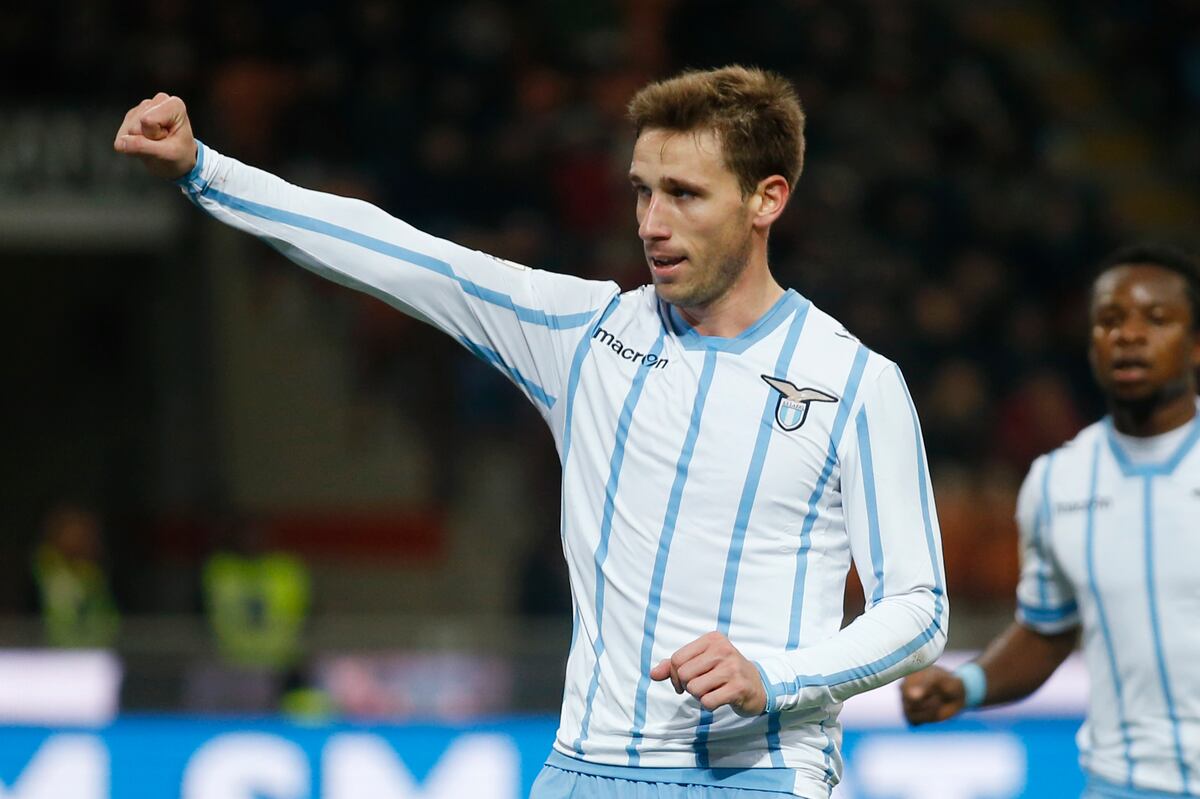 Manchester United Transfer News Latest On Lucas Biglia Pedro Lincoln Rumours Bleacher Report Latest News Videos And Highlights