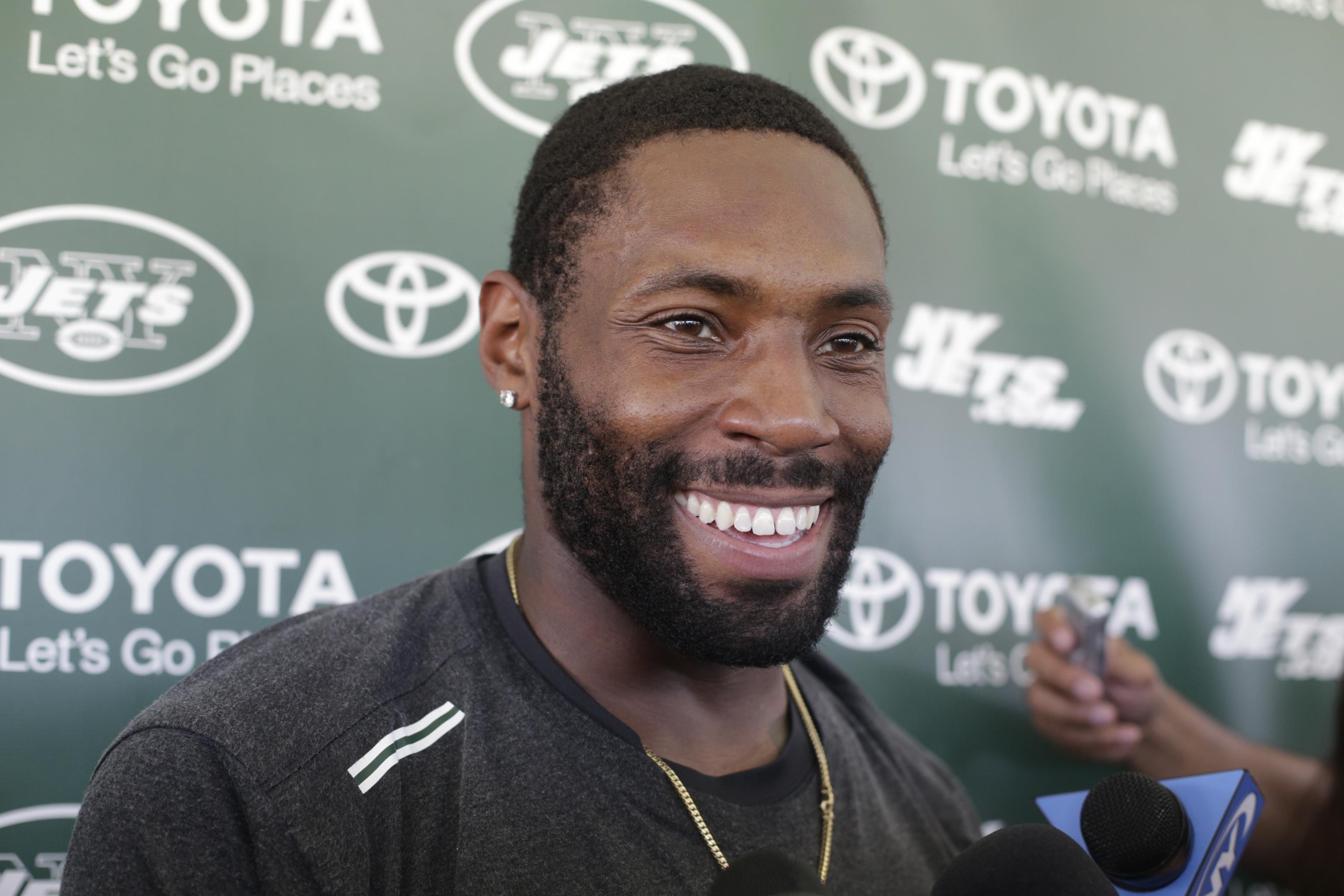 Cromartie Says He'll Re-Work Contract In Order To Return To Jets