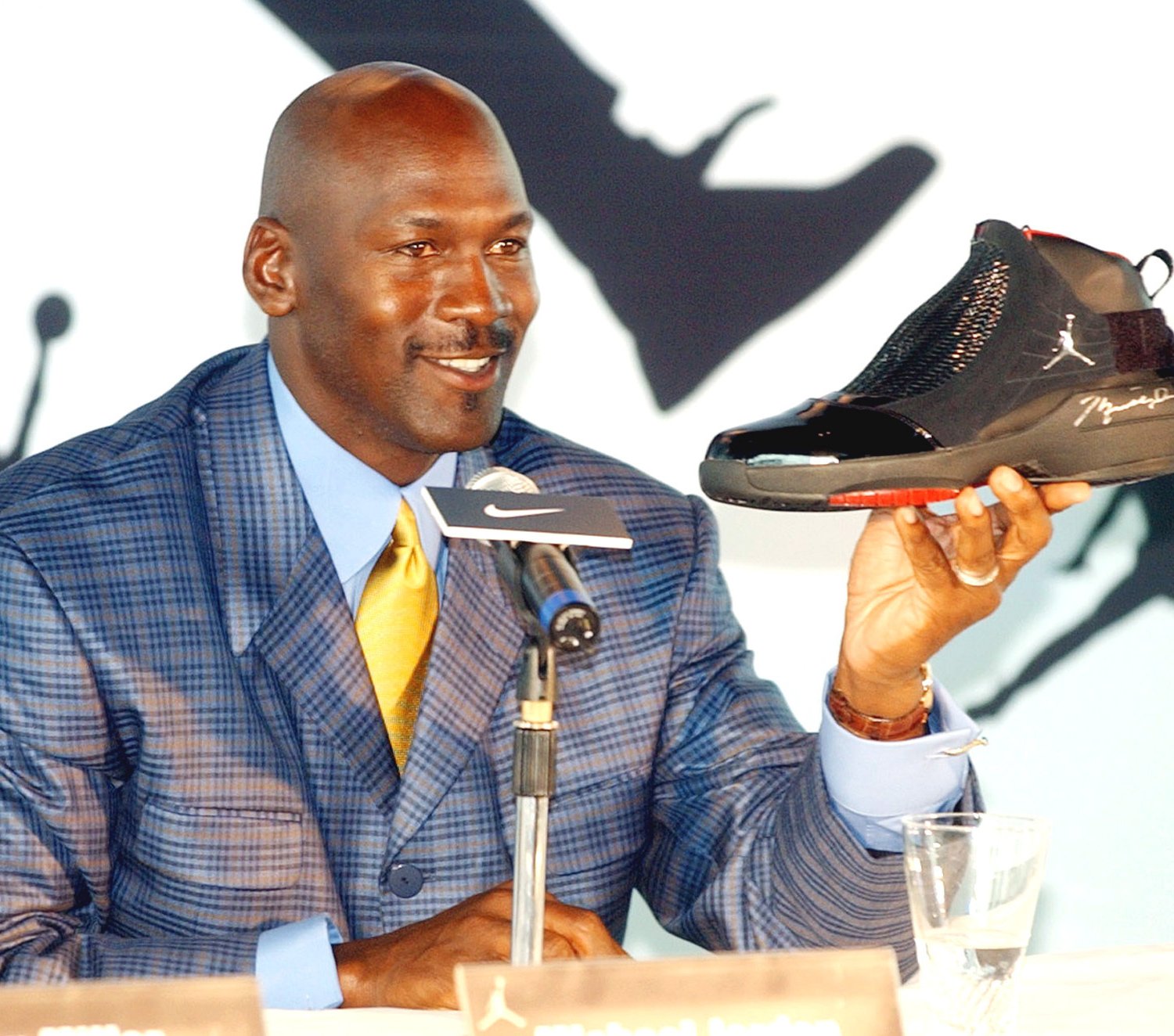 Michael Jordan Can't Decide Who Gets Shoe Deals Due to Cap Rules ...