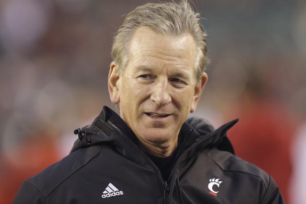 Cincinnati head coach Tommy Tuberville at the start of an NCAA college football game against Memphis, Saturday, Oct. 4, 2014, in Cincinnati. (AP Photo/Al Behrman)