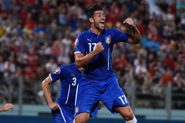 VALLETTA, MALTA - OCTOBER 13:  Graziano Pelle of Italy #17 celebrates after scoring the first goal during the EURO 2016 Group H Qualifier match between Malta and Italy at Ta' Qali Stadium on October 13, 2014 in Valletta, Malta.  (Photo by Claudio Villa/Getty Images)