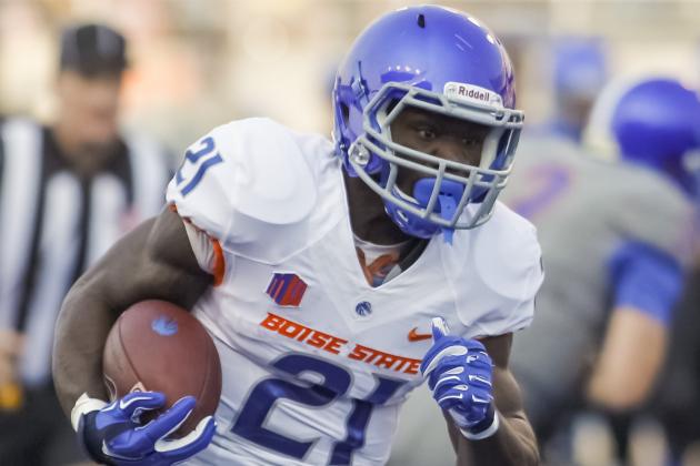 Boise State running back Jack Fields (21) runs the ball during an NCAA college football scrimmage in Boise, Idaho, on Friday, Aug. 21, 2015. (AP Photo/Otto Kitsinger)