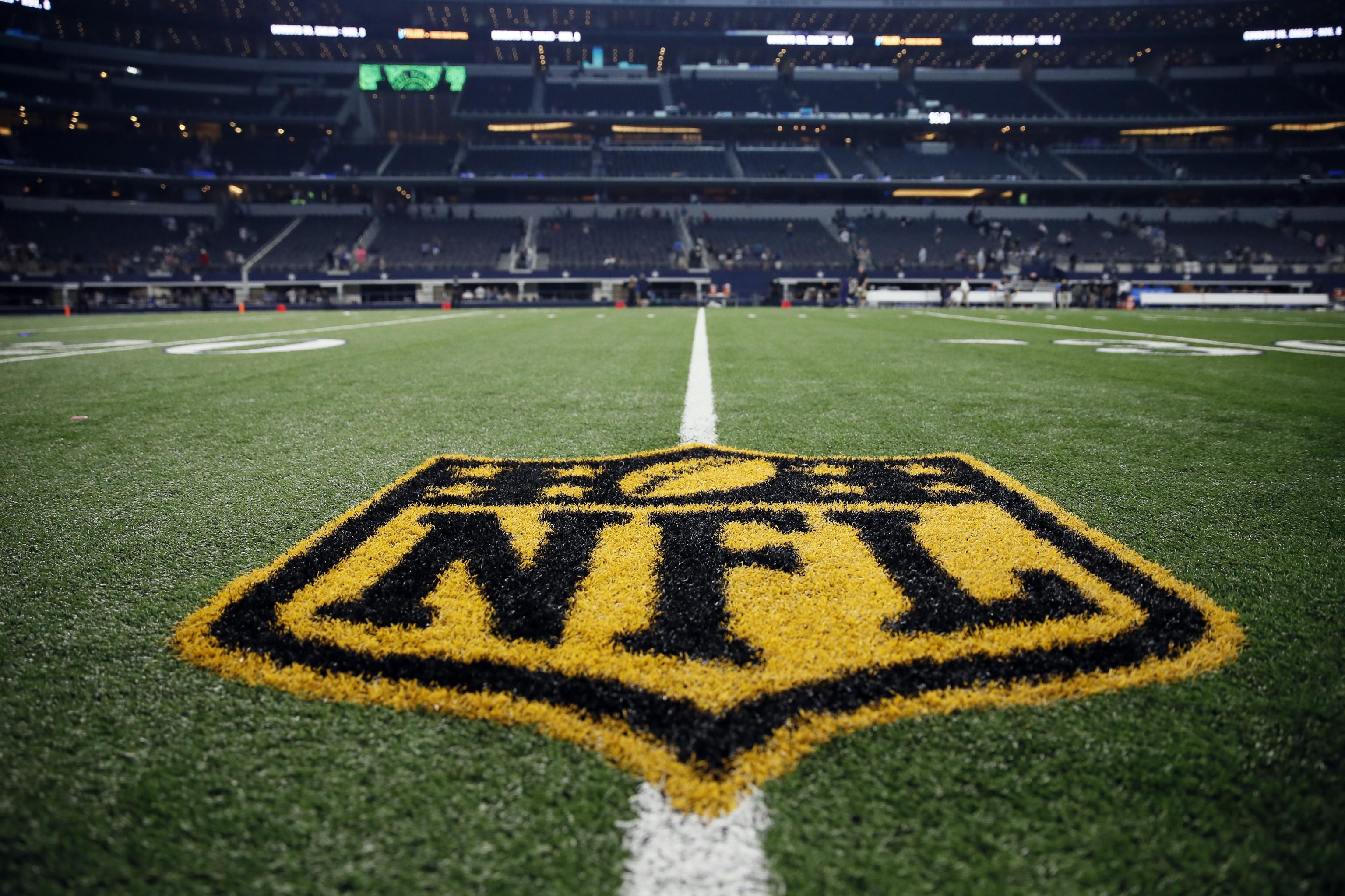 CBS to stream two 2015 regular season NFL games for free - Sports  Illustrated