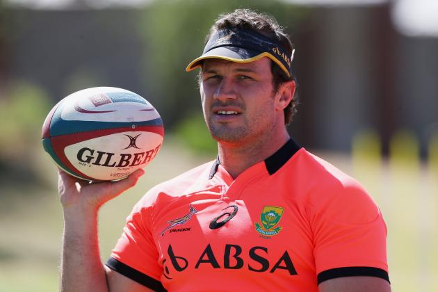 JOHANNESBURG, SOUTH AFRICA - OCTOBER 01:  Bismarck du Plessis, who has been selected to play as hooker against the All Blacks, holds onto the ball during the South African Springboks training session held at St. Peter's College on October 1, 2014 in Johannesburg, South Africa.  (Photo by David Rogers/Getty Images)