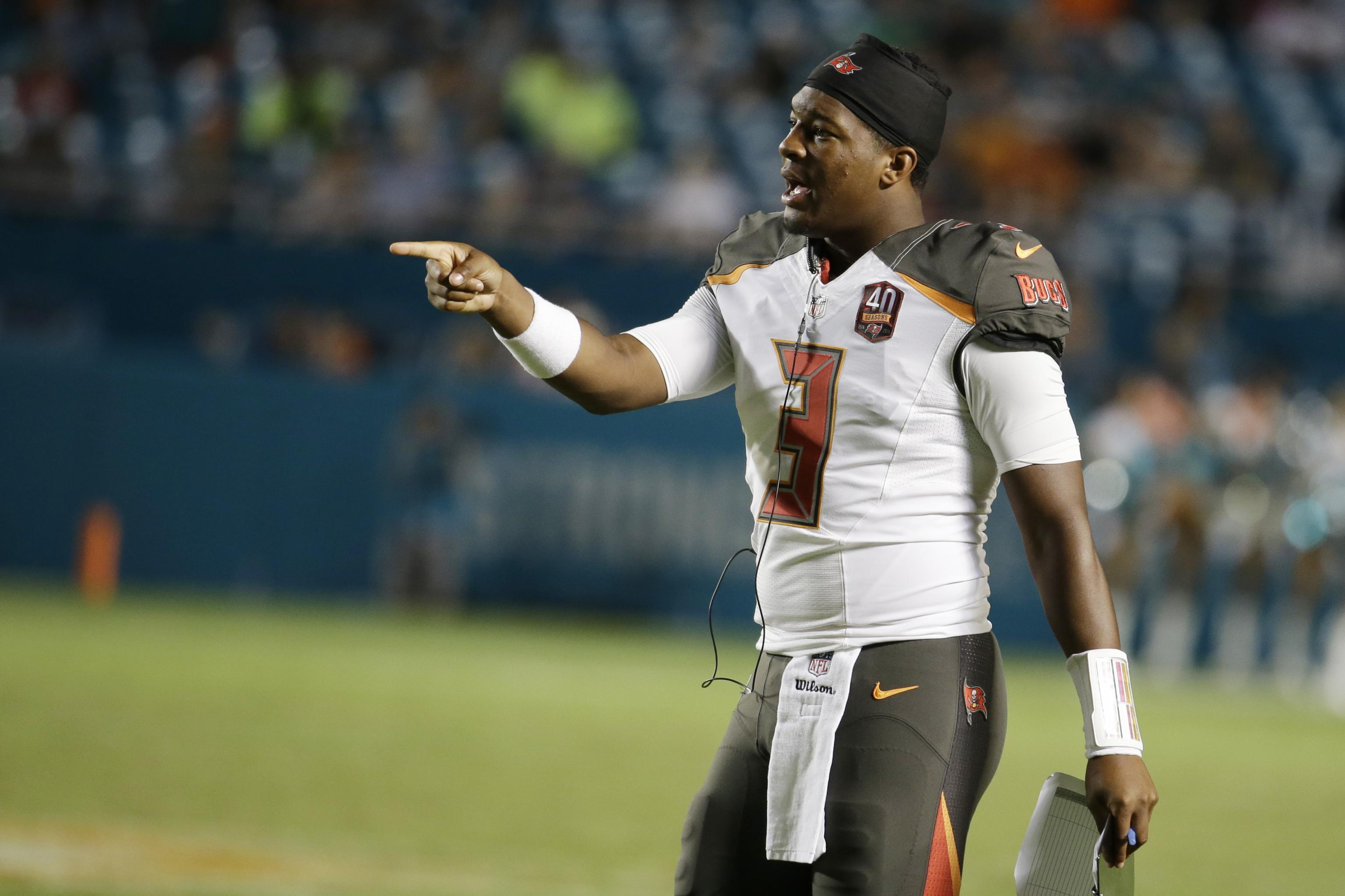 Doug Martin, Jameis Winston Lead Buccaneers in Dominant Fashion