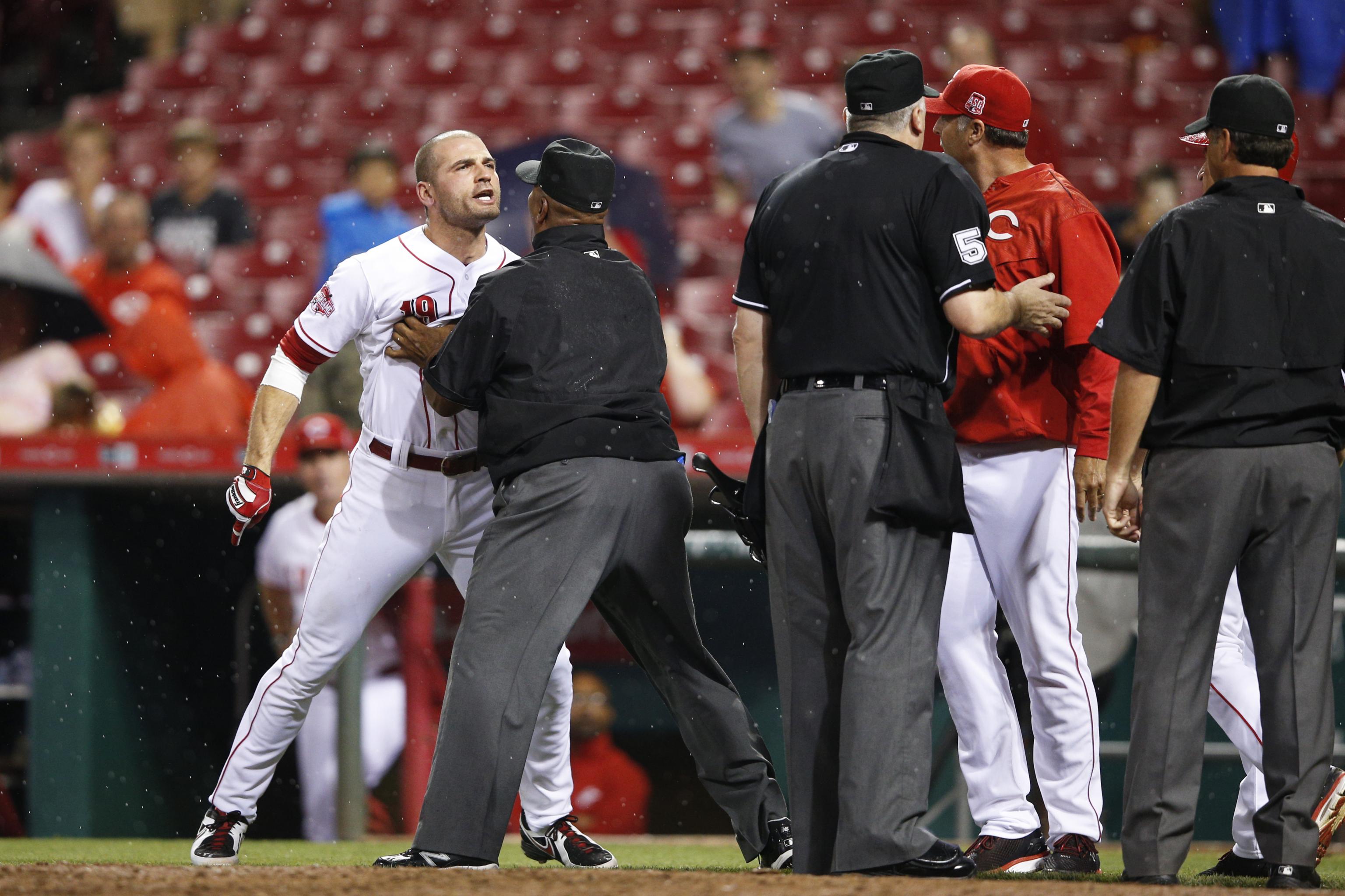 Votto ejected: Reds first baseman thrown out in St. Louis in final