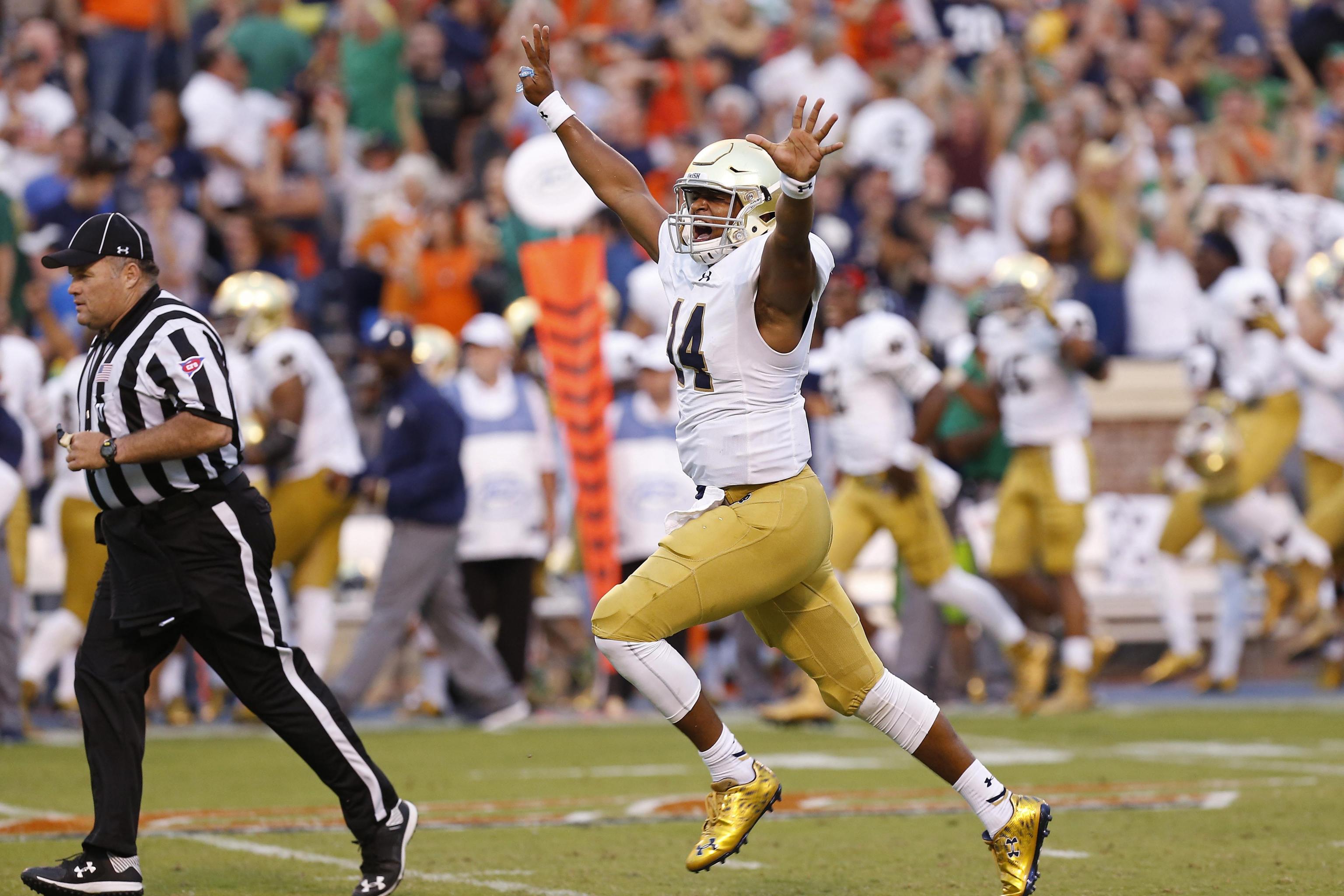 DeShone Kizer brings businesslike approach to Notre Dame QB