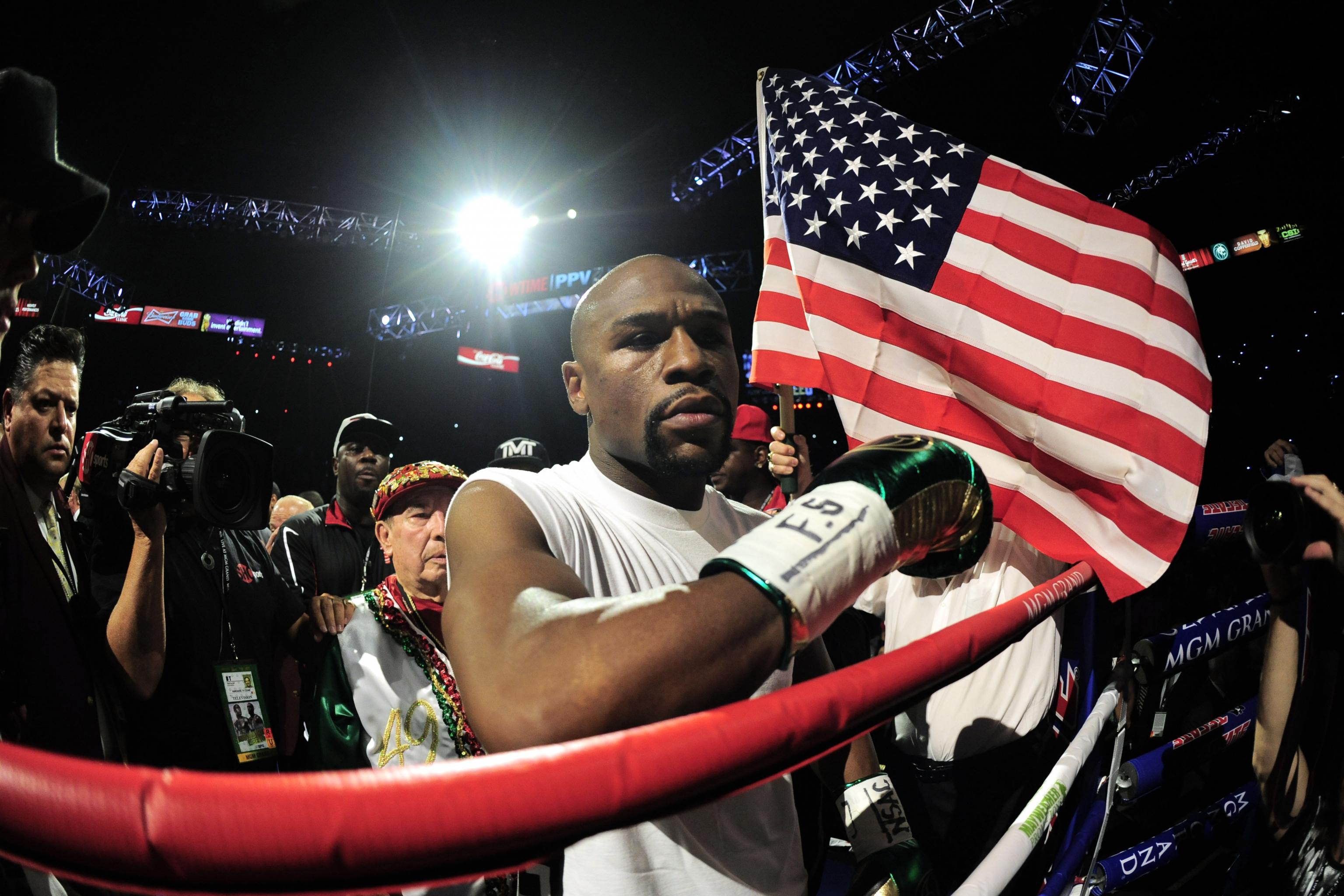 Floyd Mayweather returns to the ring - AS USA