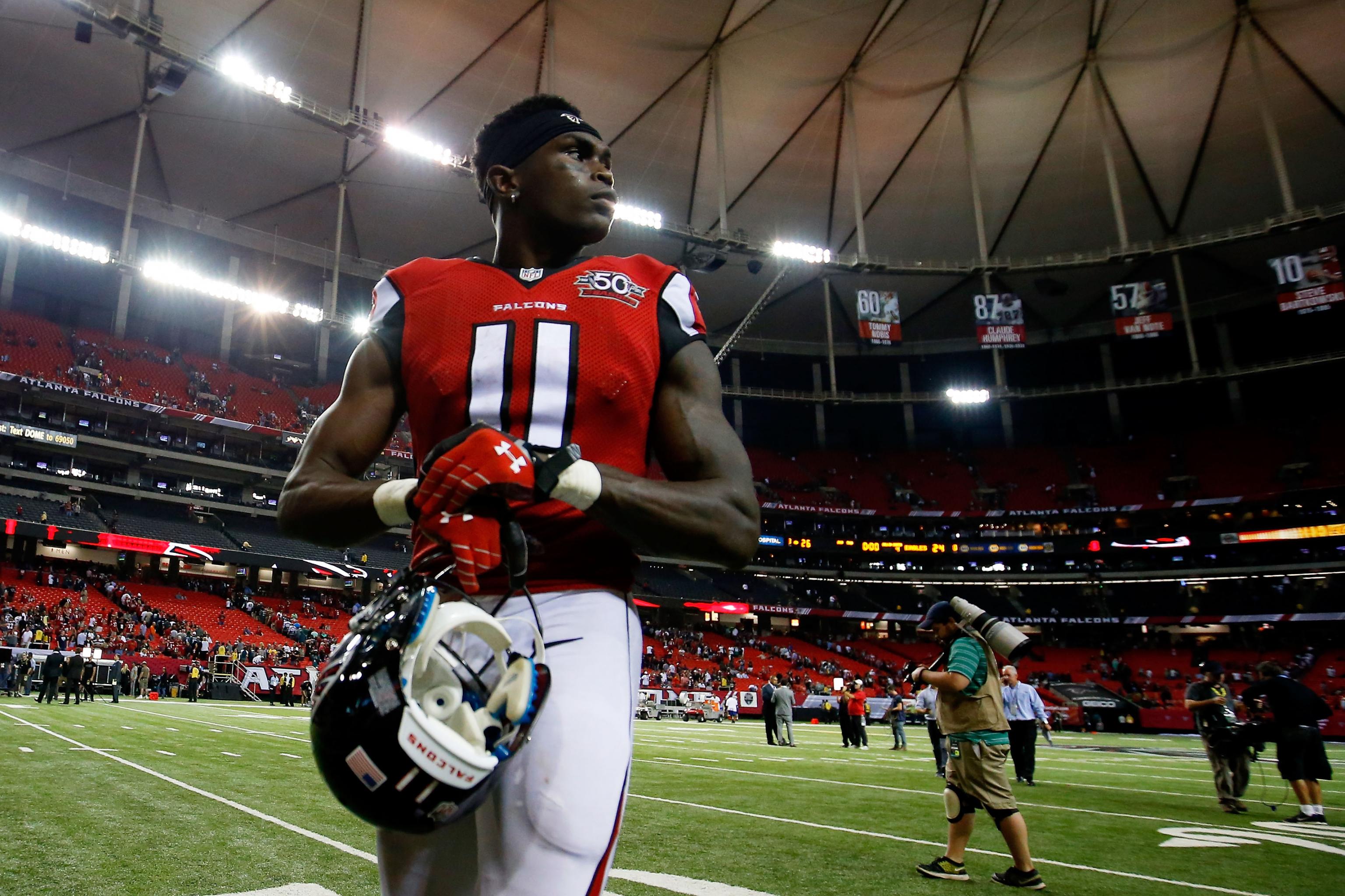 Julio Jones leads Falcons past Eagles 26-24 in Dan Quinn's debut