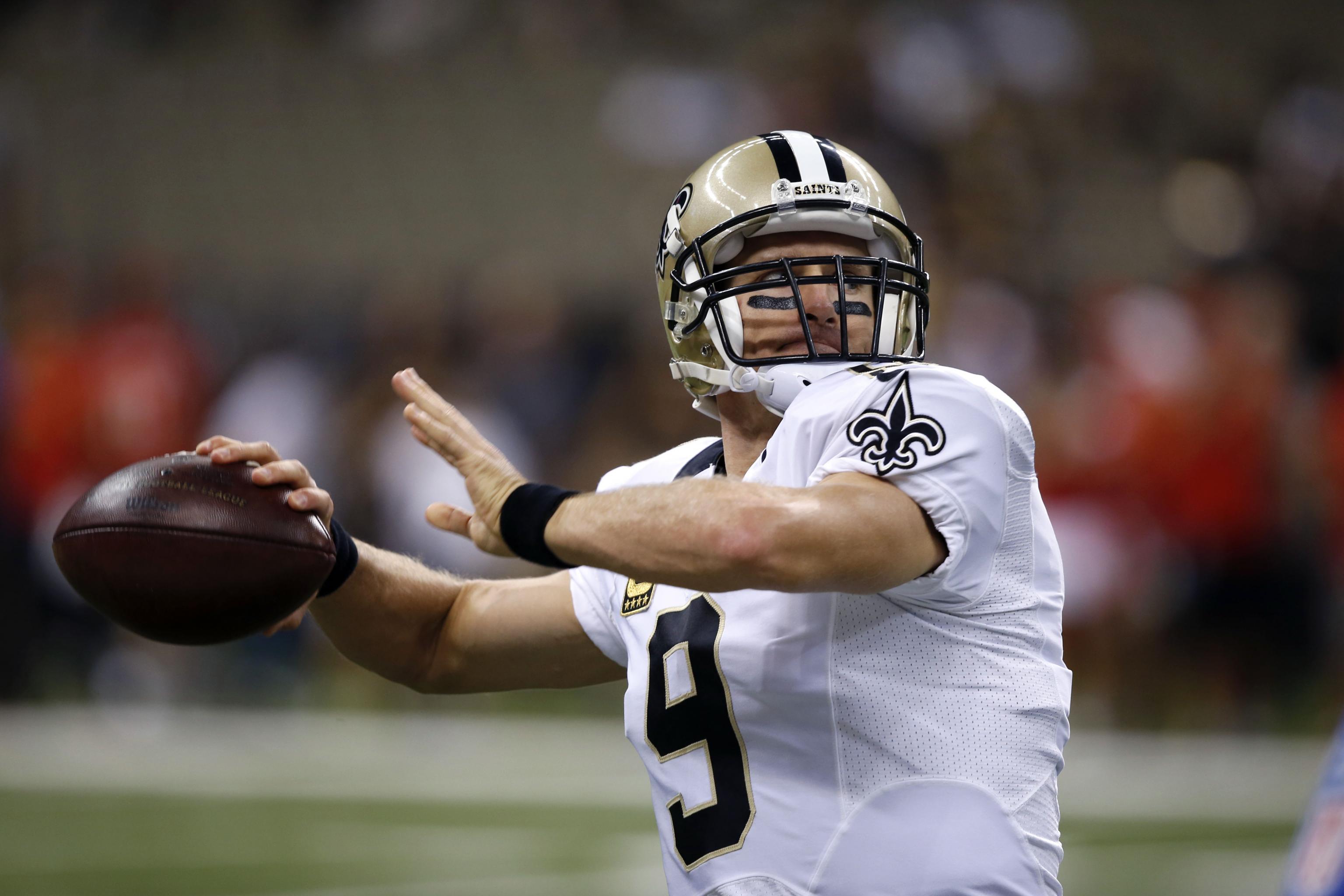 New Orleans Saints roster news 2015: Drew Brees tears plantar fascia,  looking to play remaining regular season games