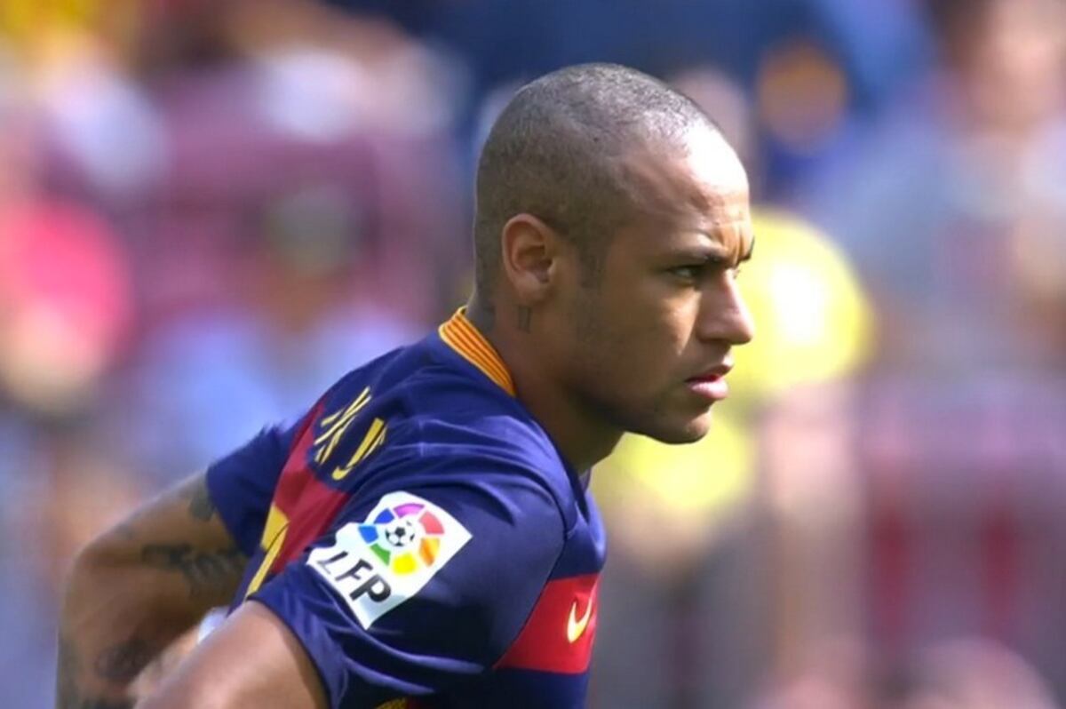Barcelona's Neymar Shaves off His Trademark Hair 