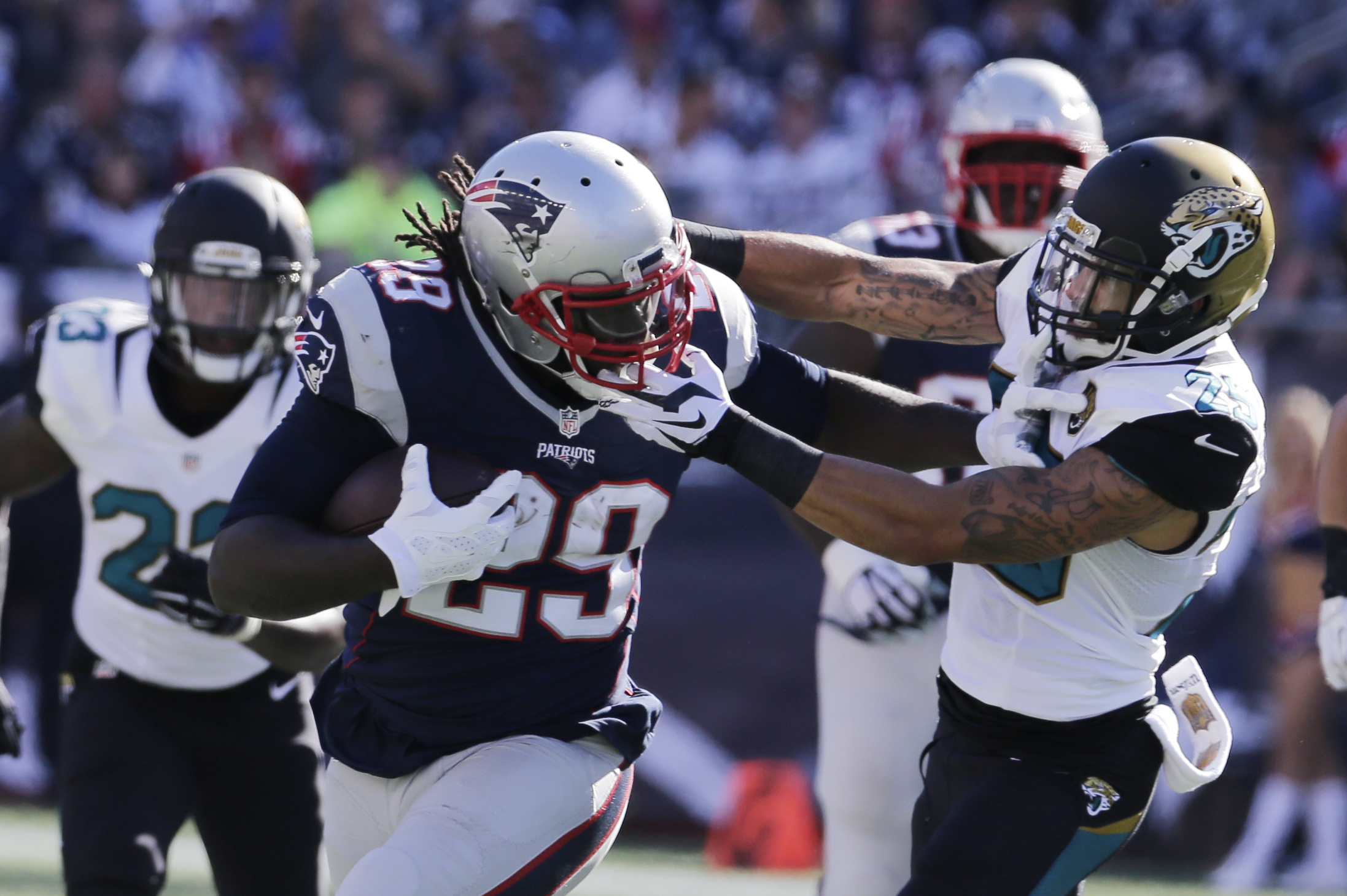 Dion Lewis, LeGarrette Blount a dynamic duo in Patriots backfield