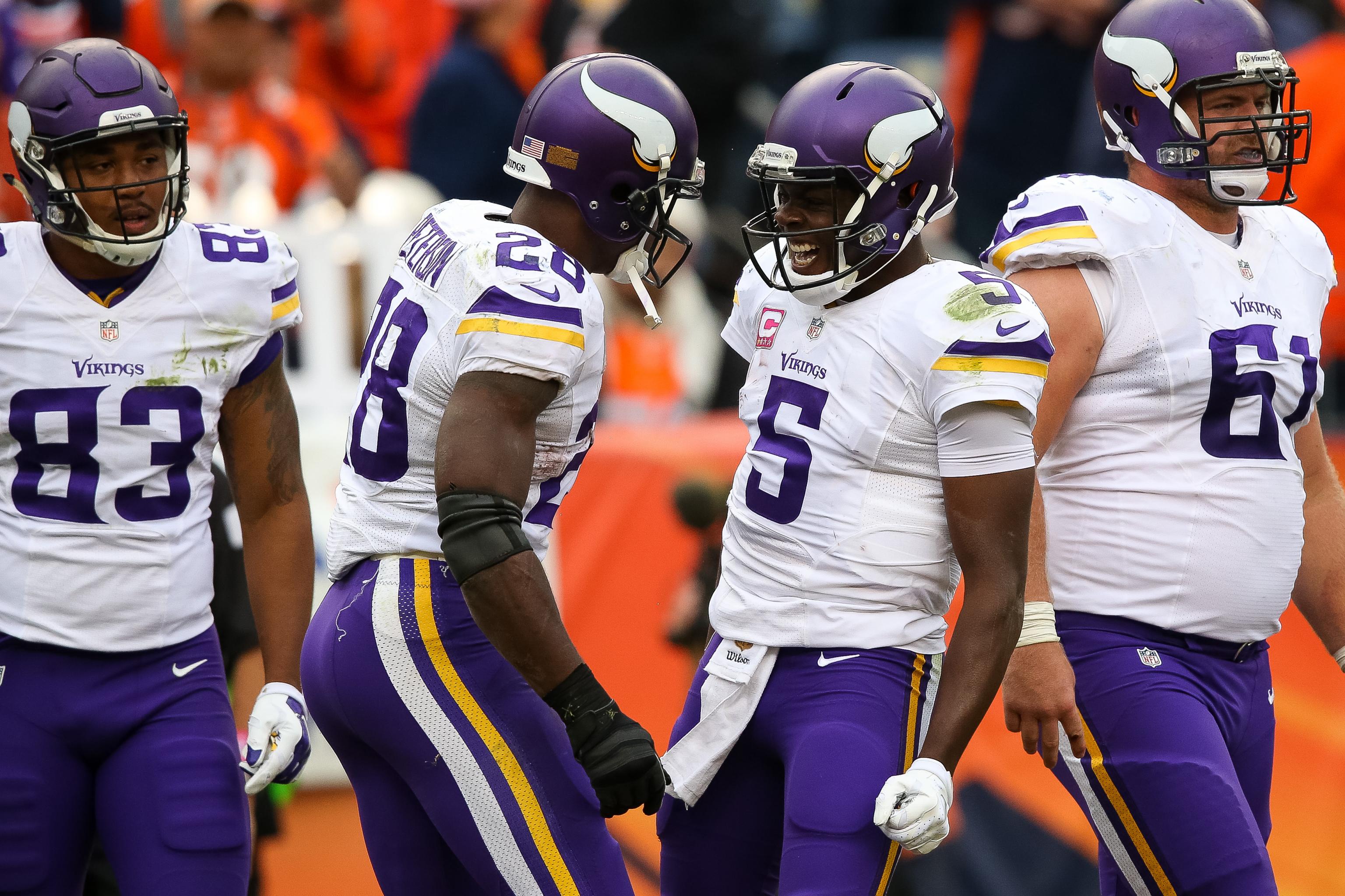 Denver Broncos blow 20-point halftime lead, lose to Vikings