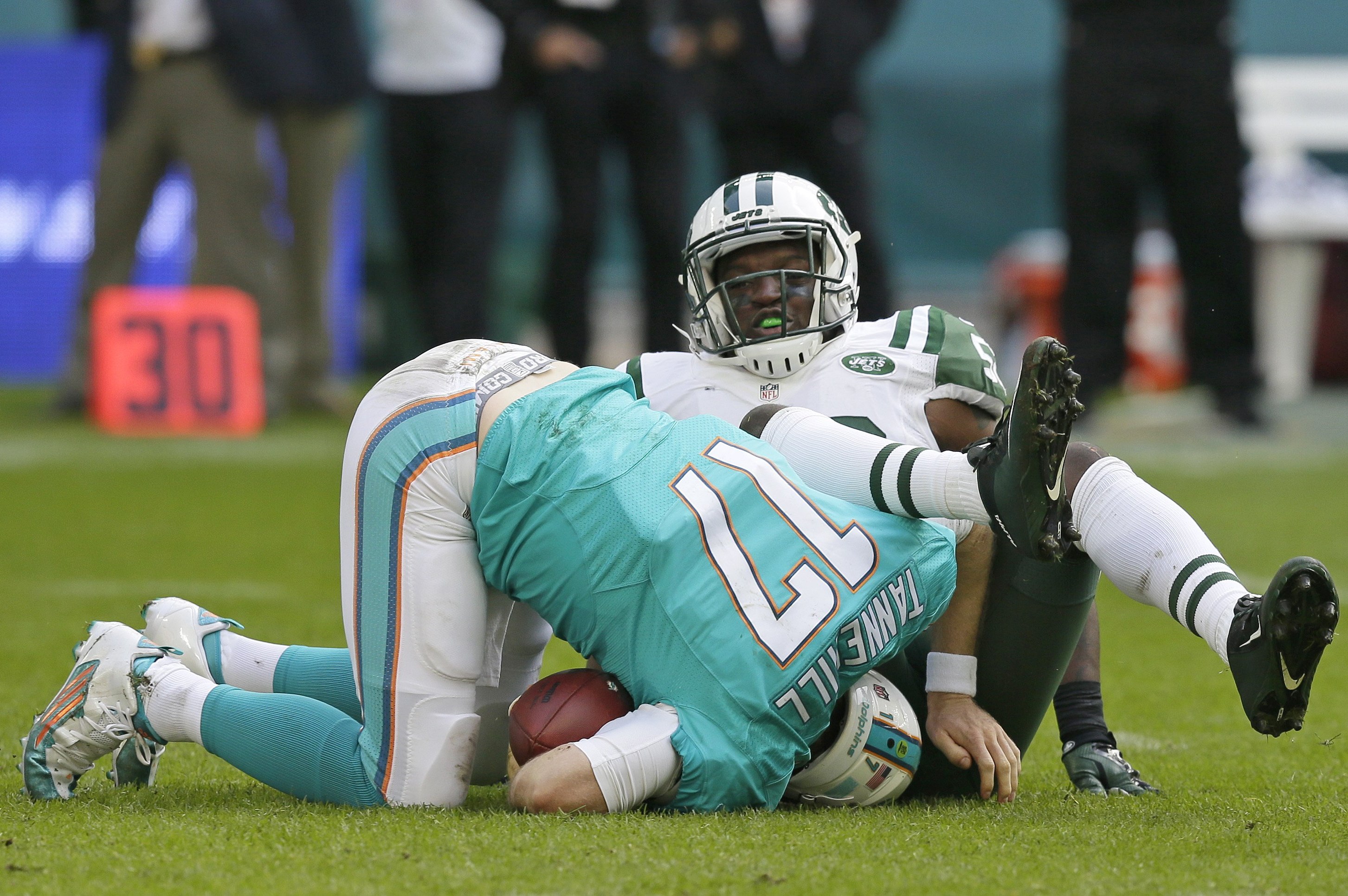 Tannehill still experiencing discomfort; 1972 Dolphins pleased