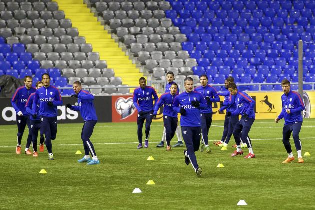(L-R) Bas Dost of Holland, Daley Blind of Holland, Virgil van Dijk of Holland, Virgil van Dijk of Holland, Riechedly Bazoer of Holland, Anwar El Ghazi of Holland of Holland, Memphis Depay of Holland, Robin van Persie of Holland, Kerim Rekik of Holland, Vurnon Anita of Hollan, Georginio Wijnaldum of Holland, Ibrahim Afellay of Holland, Klaas-Jan Huntelaar of Holland during a training session prior to the match between Kazachstan and The Netherlands on October 10, 2015 at the Astana Arena in Astana, Kazachstan.(Photo by VI Images via Getty Images)