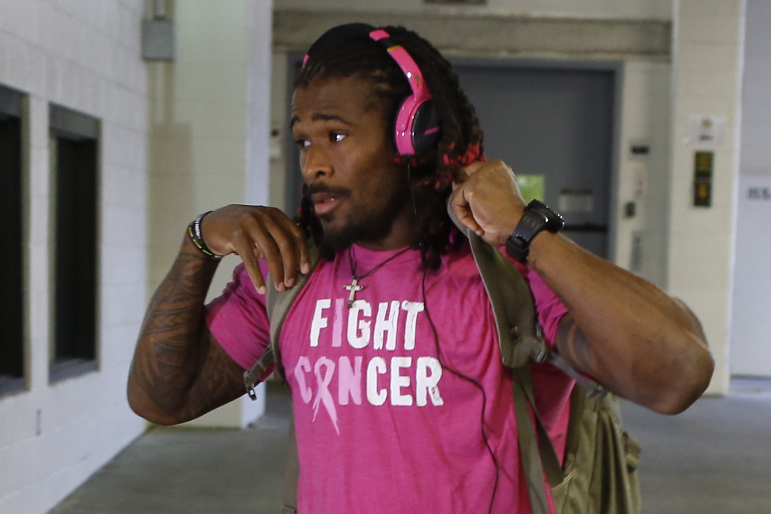 NFL tone-deaf to limit DeAngelo Williams wearing pink - Sports Illustrated