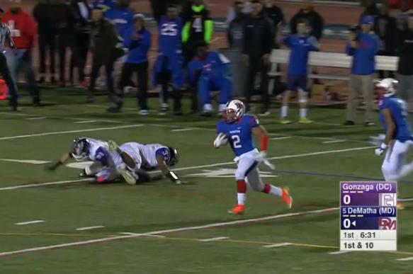 High School Rb Breaks Several Tackles En Route To Scoring 92 Yard
