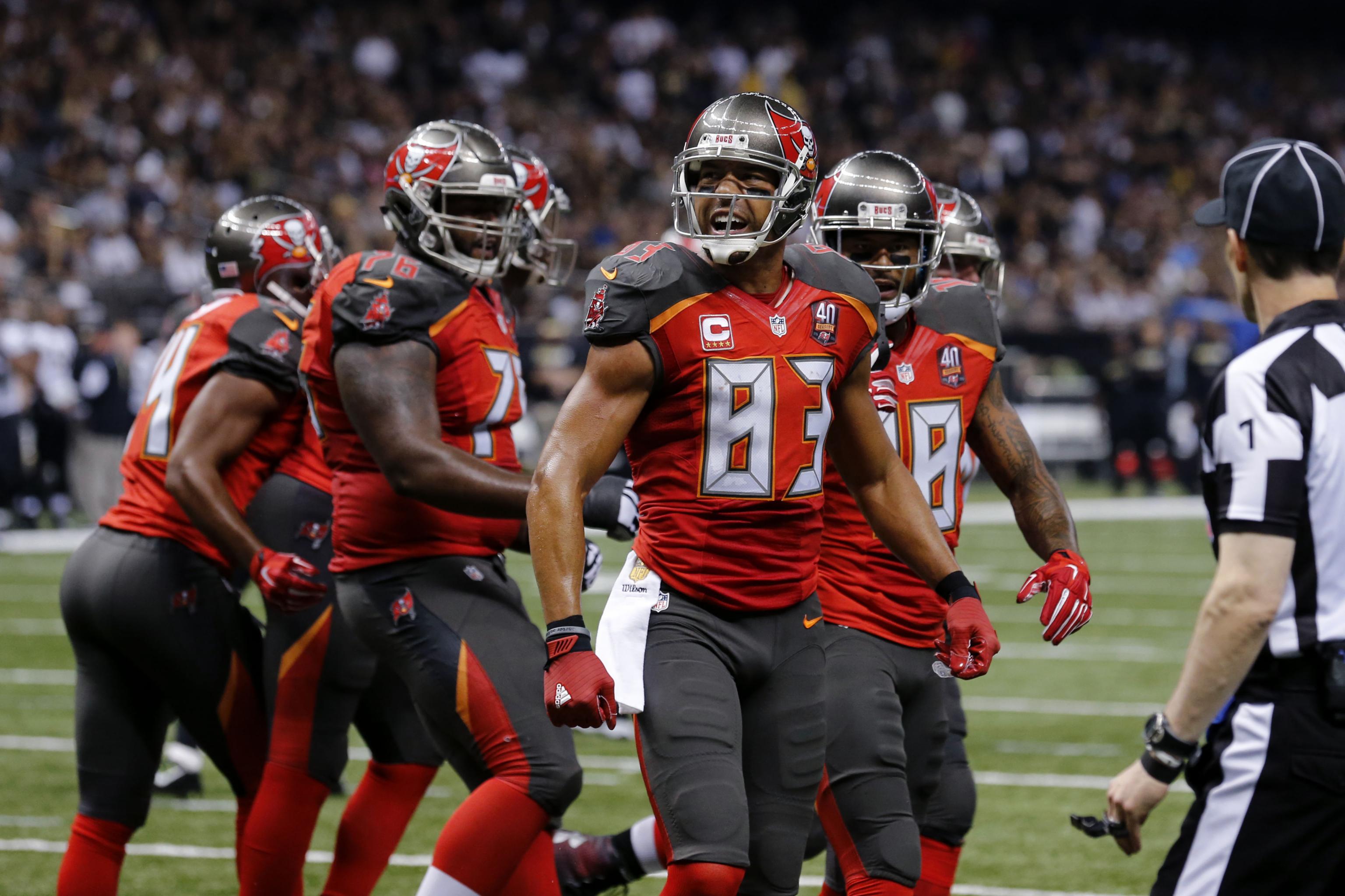 Mike Evans Won't Discuss New Contract with Bucs After Week 1 amid NFL  Rumors, News, Scores, Highlights, Stats, and Rumors