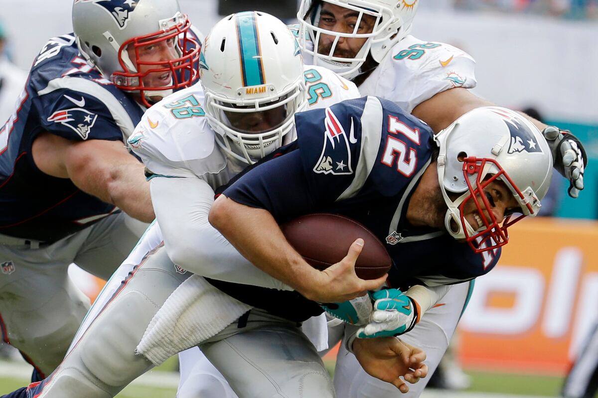 Dolphins Backup LB Crushes Tom Brady's Head in Twitter Avatar, Doesn't