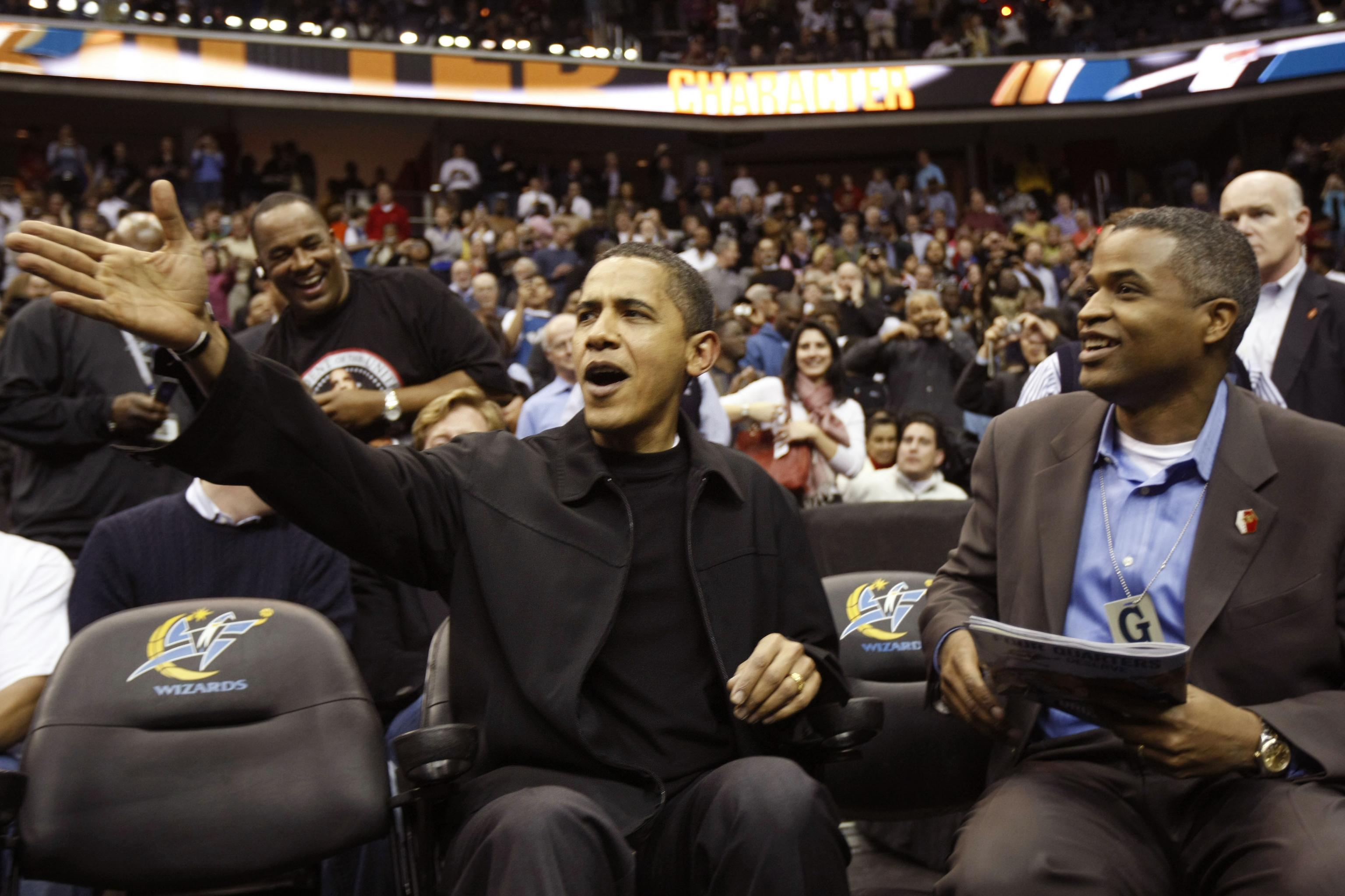 Obama watches Bulls squeak by Blatt's Cavs 97-95