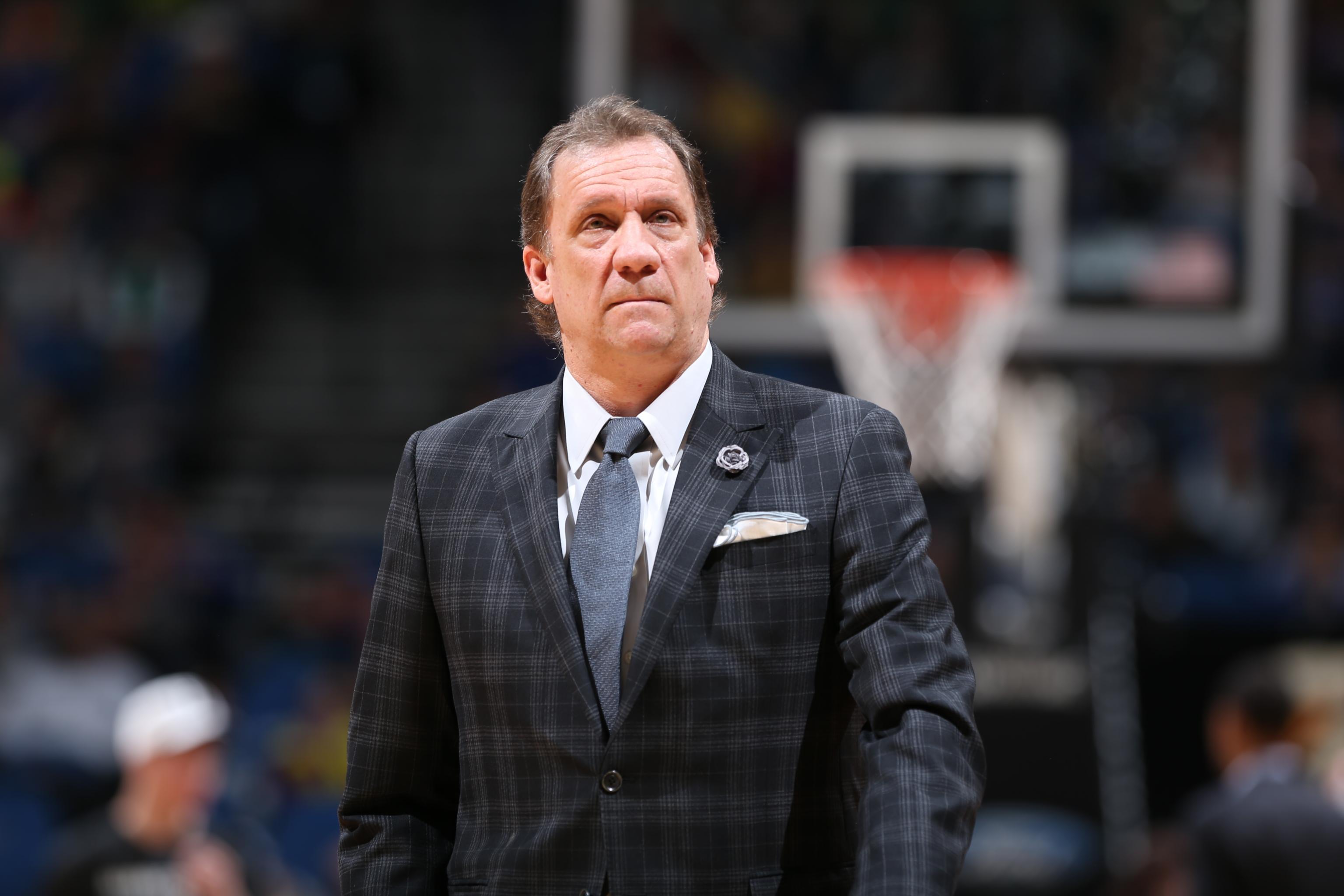 Minnesota Timberwolves unveiling Flip Saunders warm-up shirts - ESPN