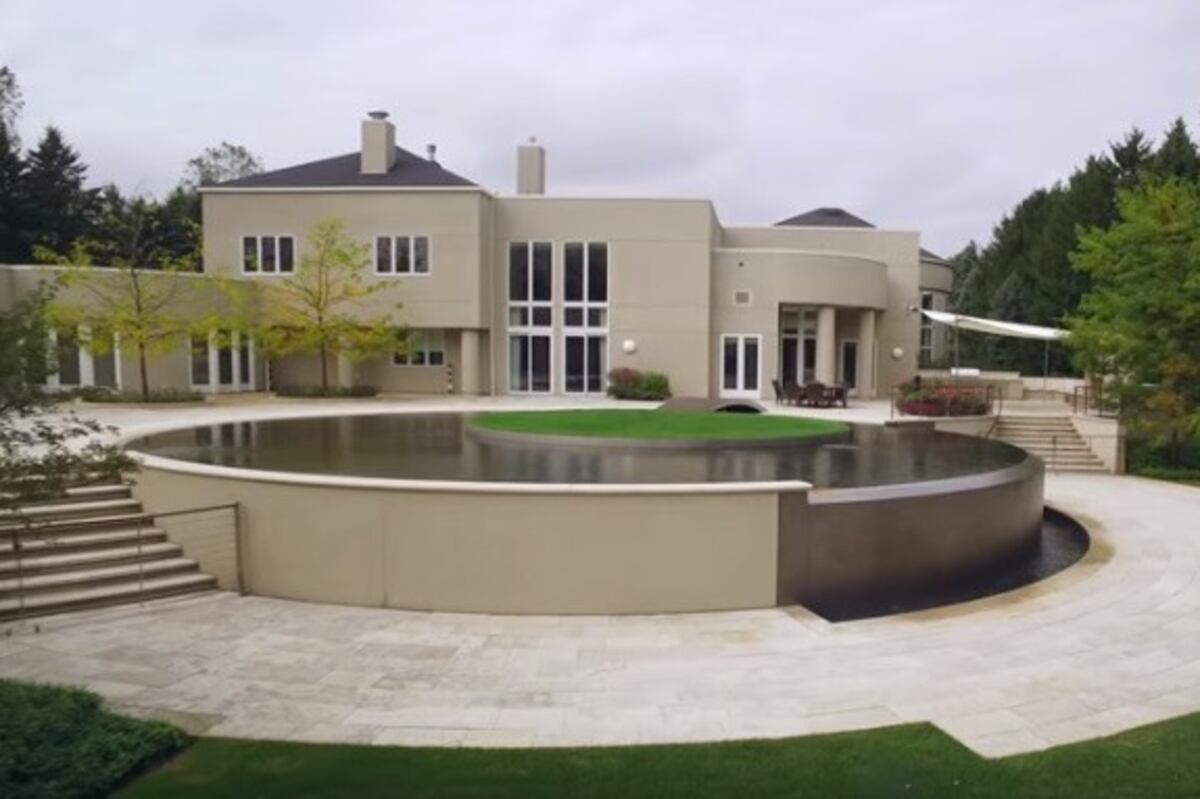 why is michael jordan a hero