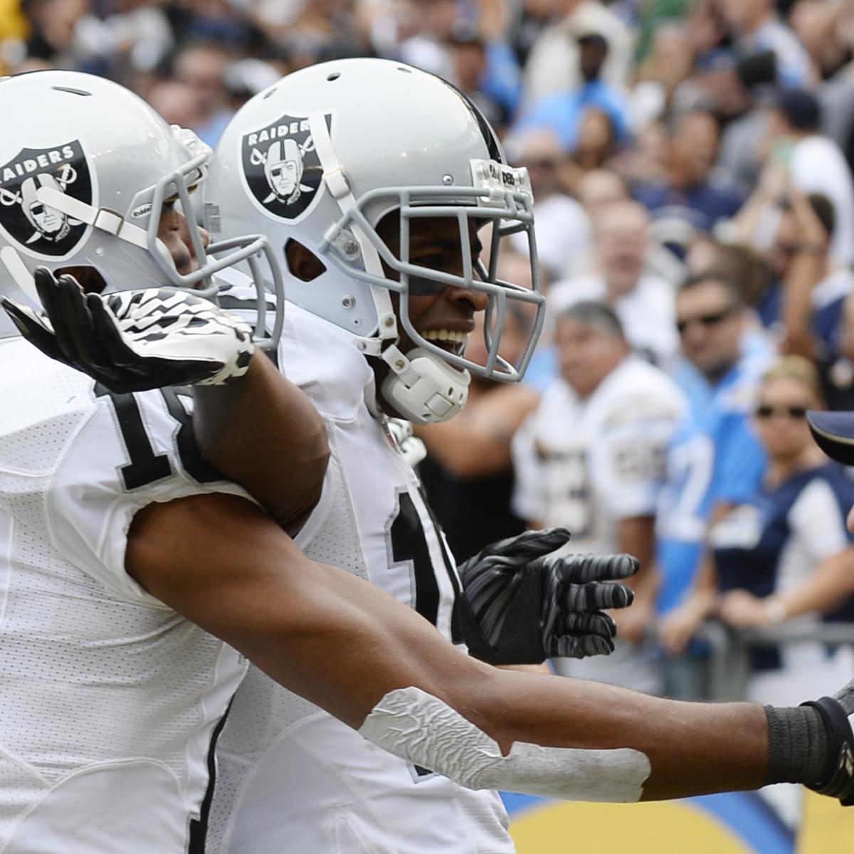Raiders beat Chargers, head to playoffs for first time since 2002