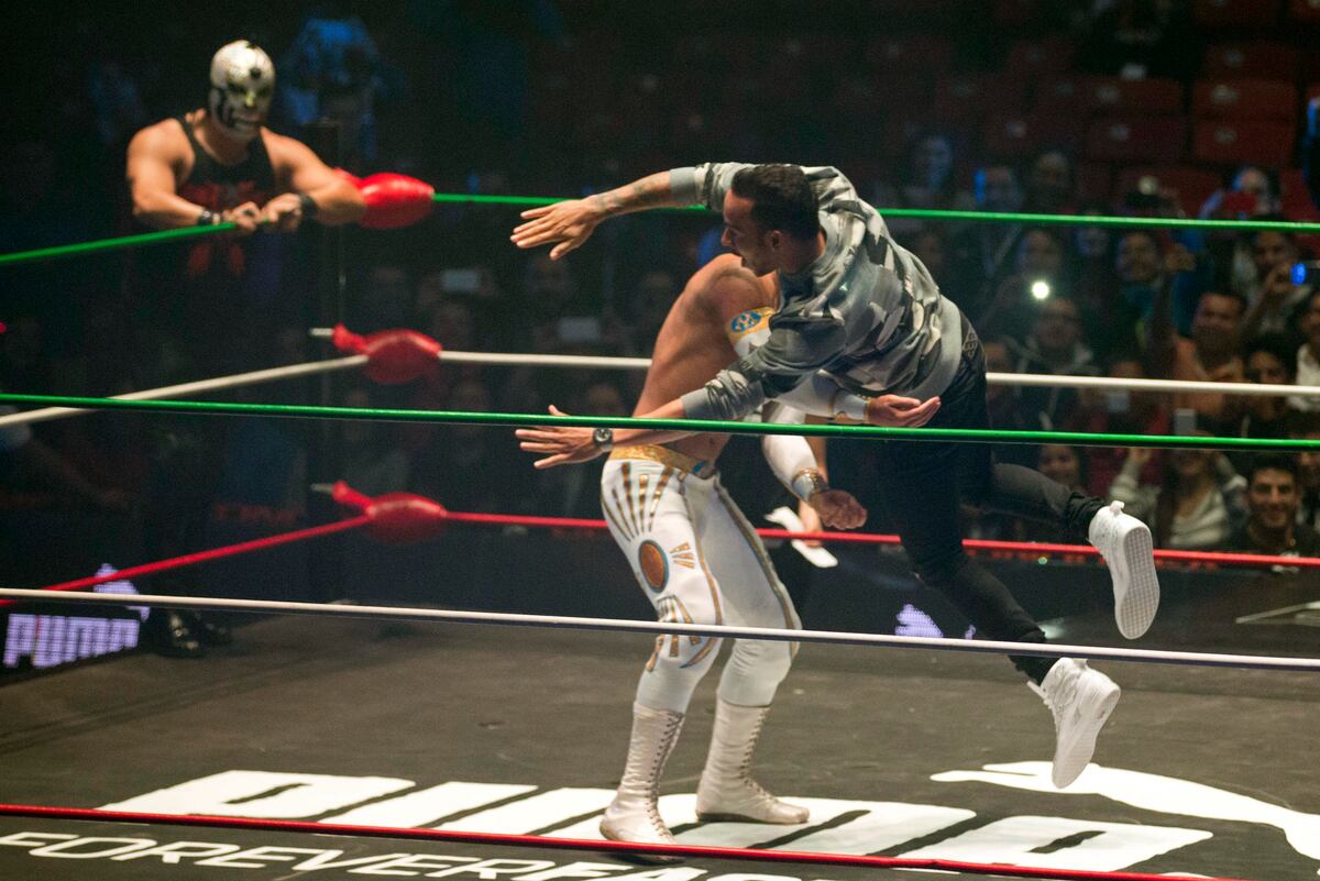 F1 Champ Lewis Hamilton Bodyslams Former WWE Wrestler in Promo in
