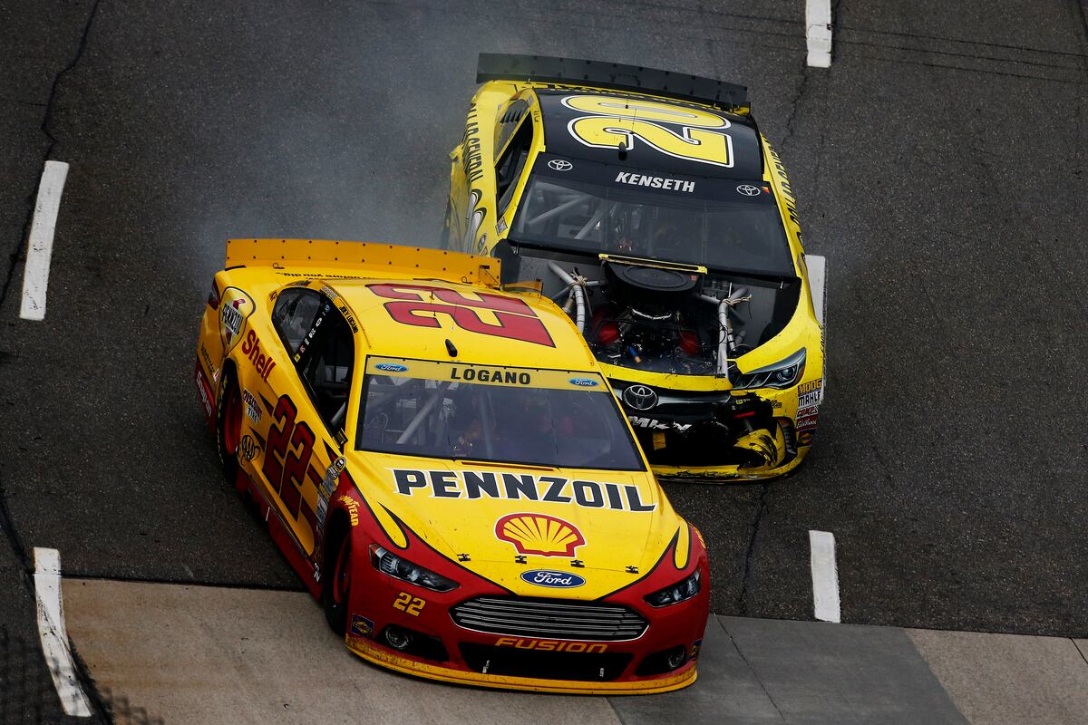 NASCAR at Martinsville 2015 Results: Winner, Standings ...