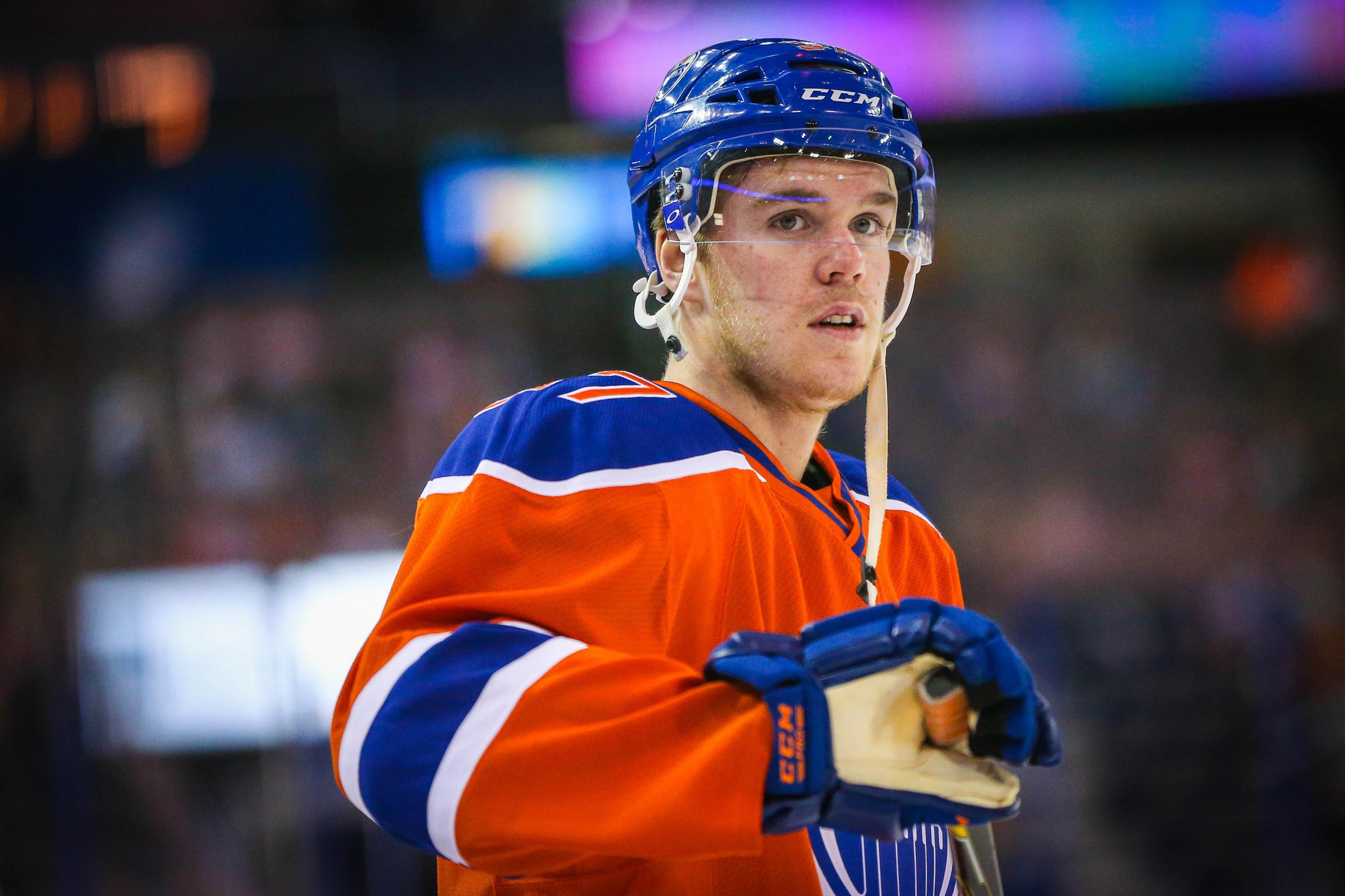 How serious is Connor McDavid's injury and what do the Oilers do